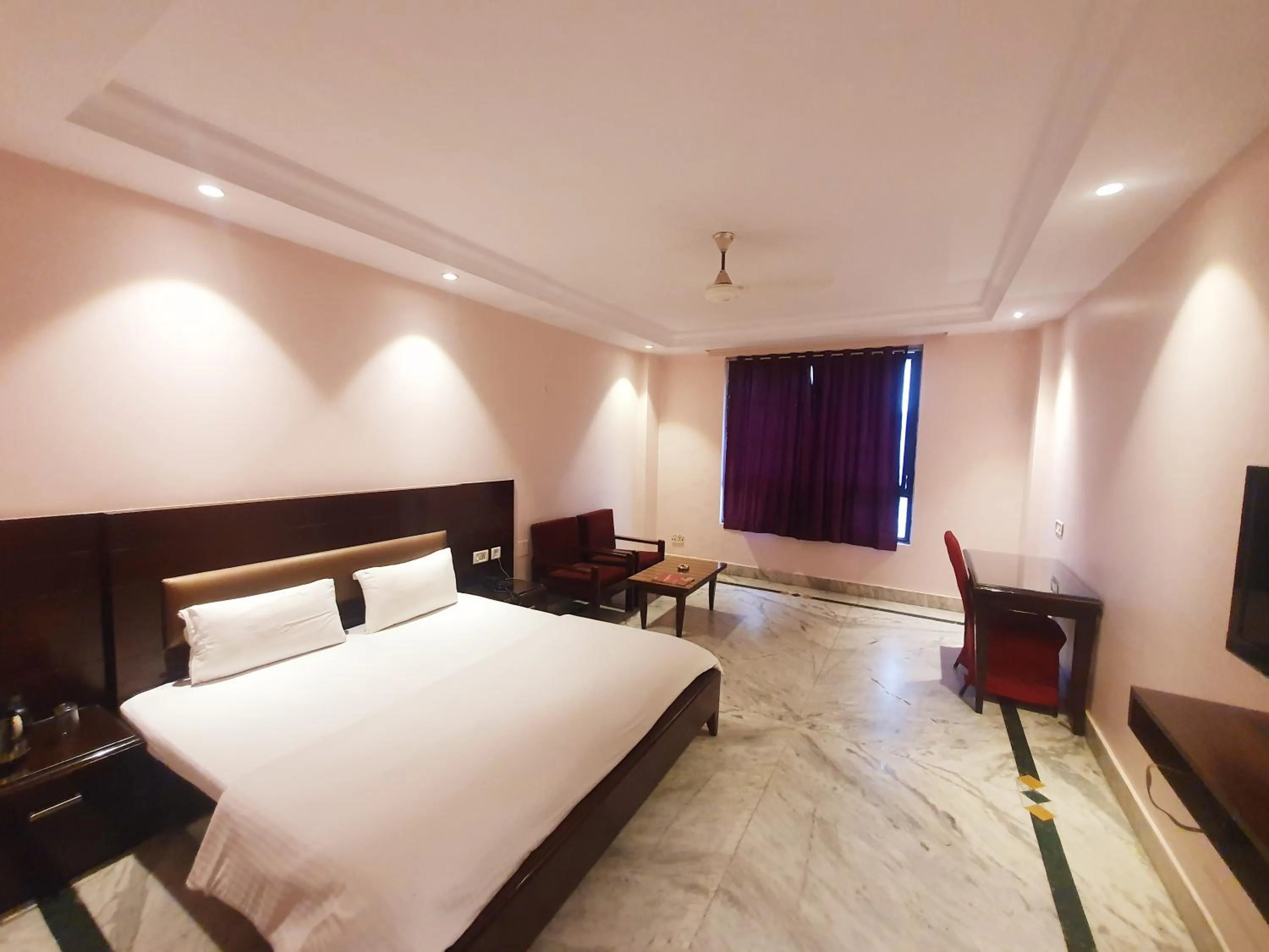 Bedroom, Bed in Hotel Shrinath Palace