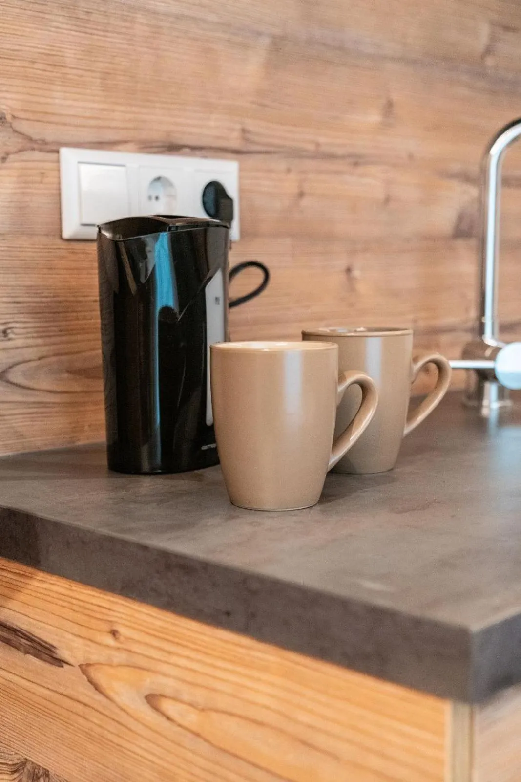 Coffee/tea facilities in SEKRA Stadthotel