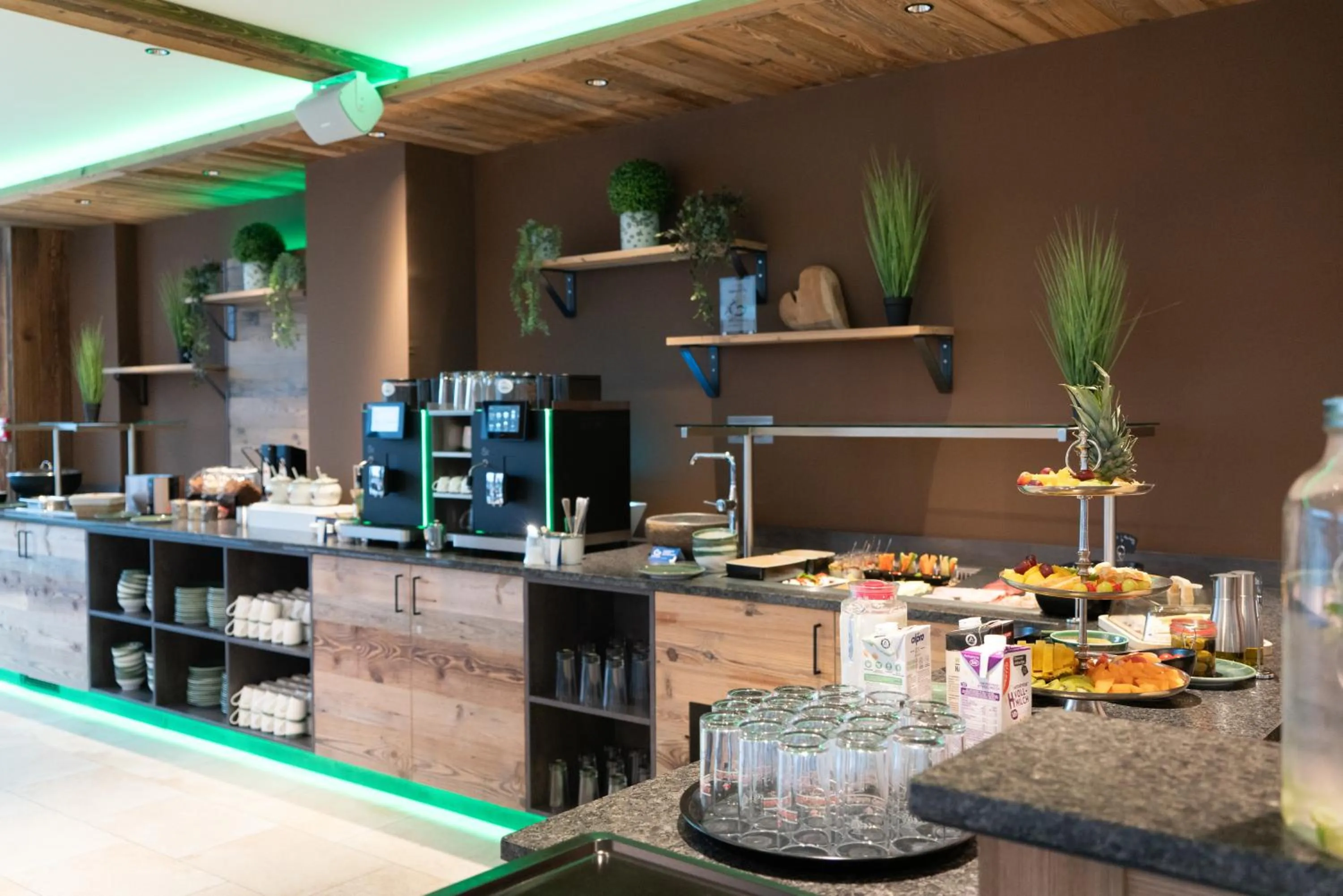 Restaurant/places to eat in SEKRA Stadthotel