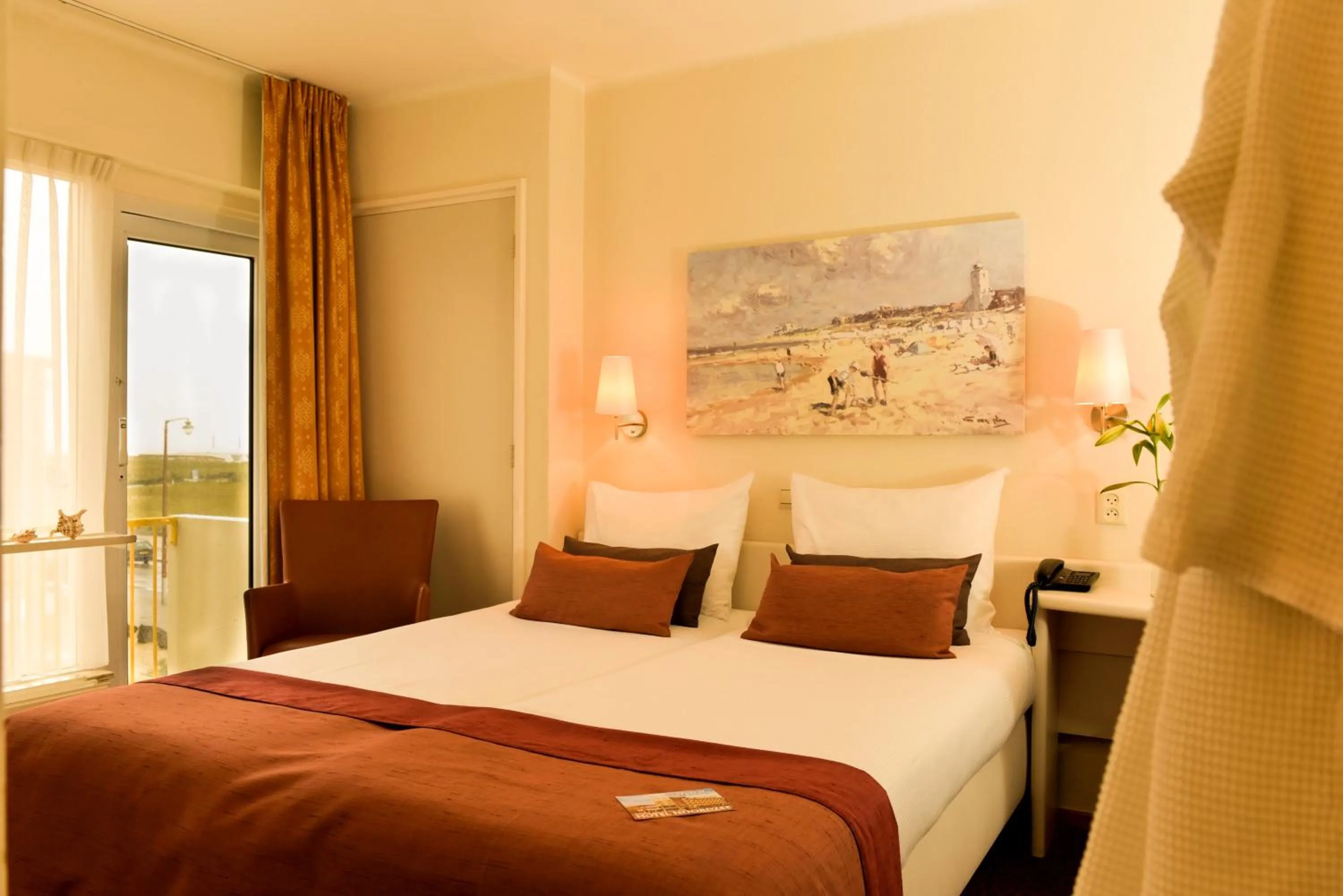 Photo of the whole room, Bed in Hotel Noordzee