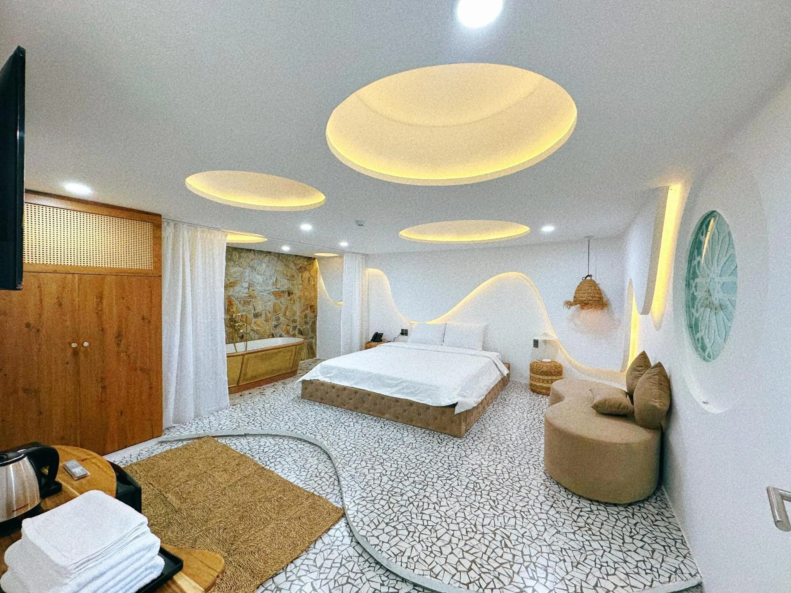 Photo of the whole room, Bed in Pisces Hotel Hue