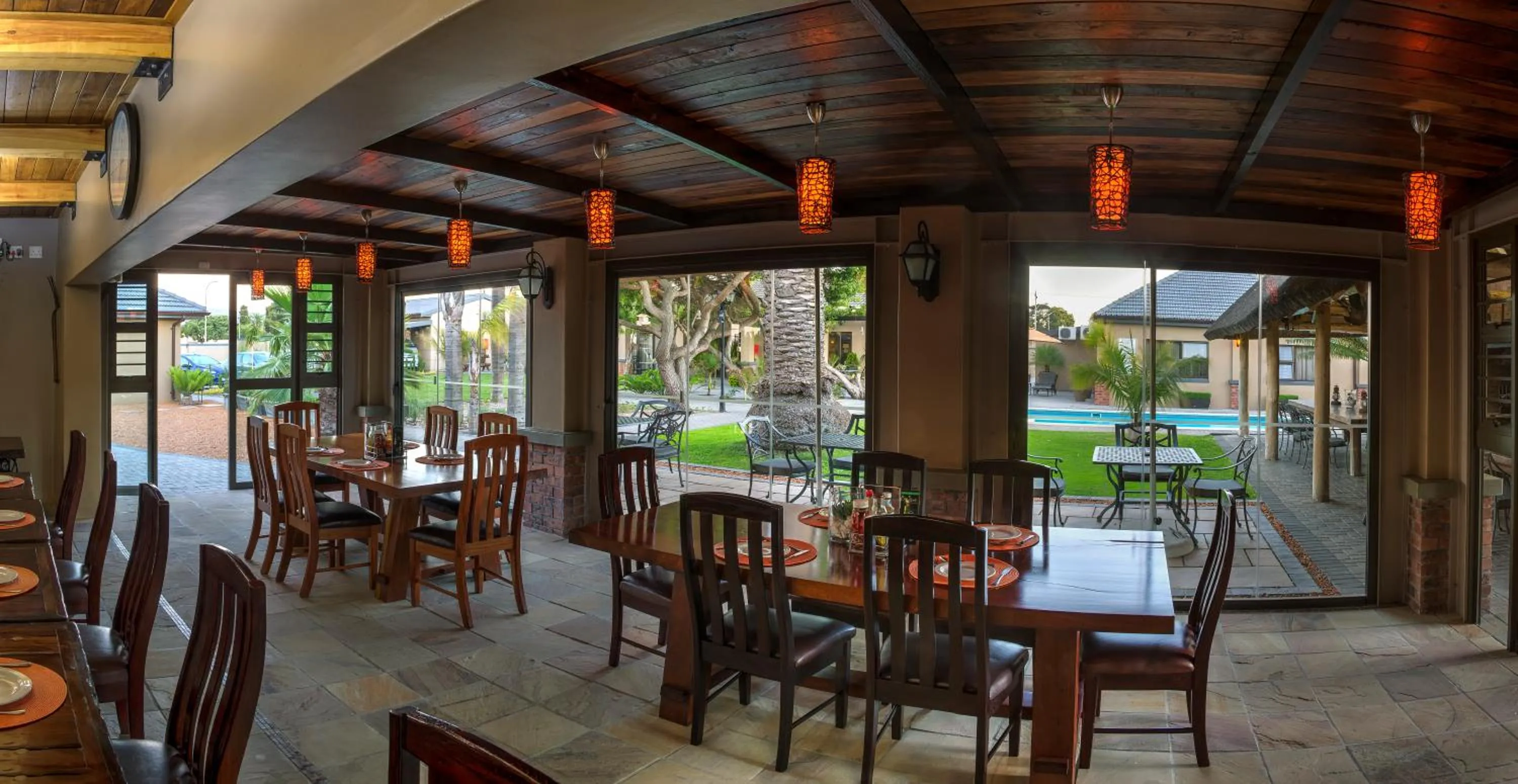 Restaurant/places to eat in Excellent Guest House