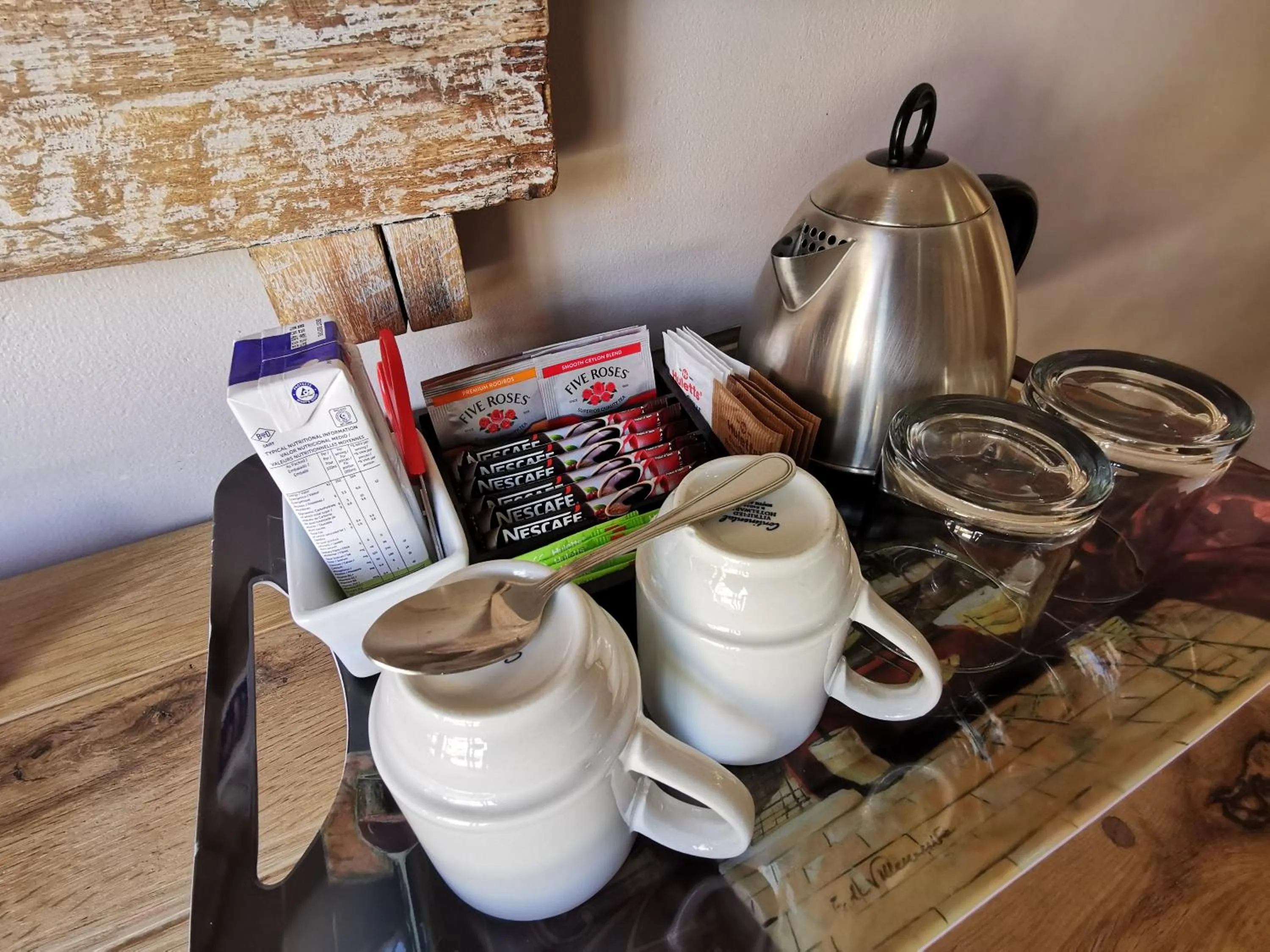 Coffee/tea facilities in Excellent Guest House