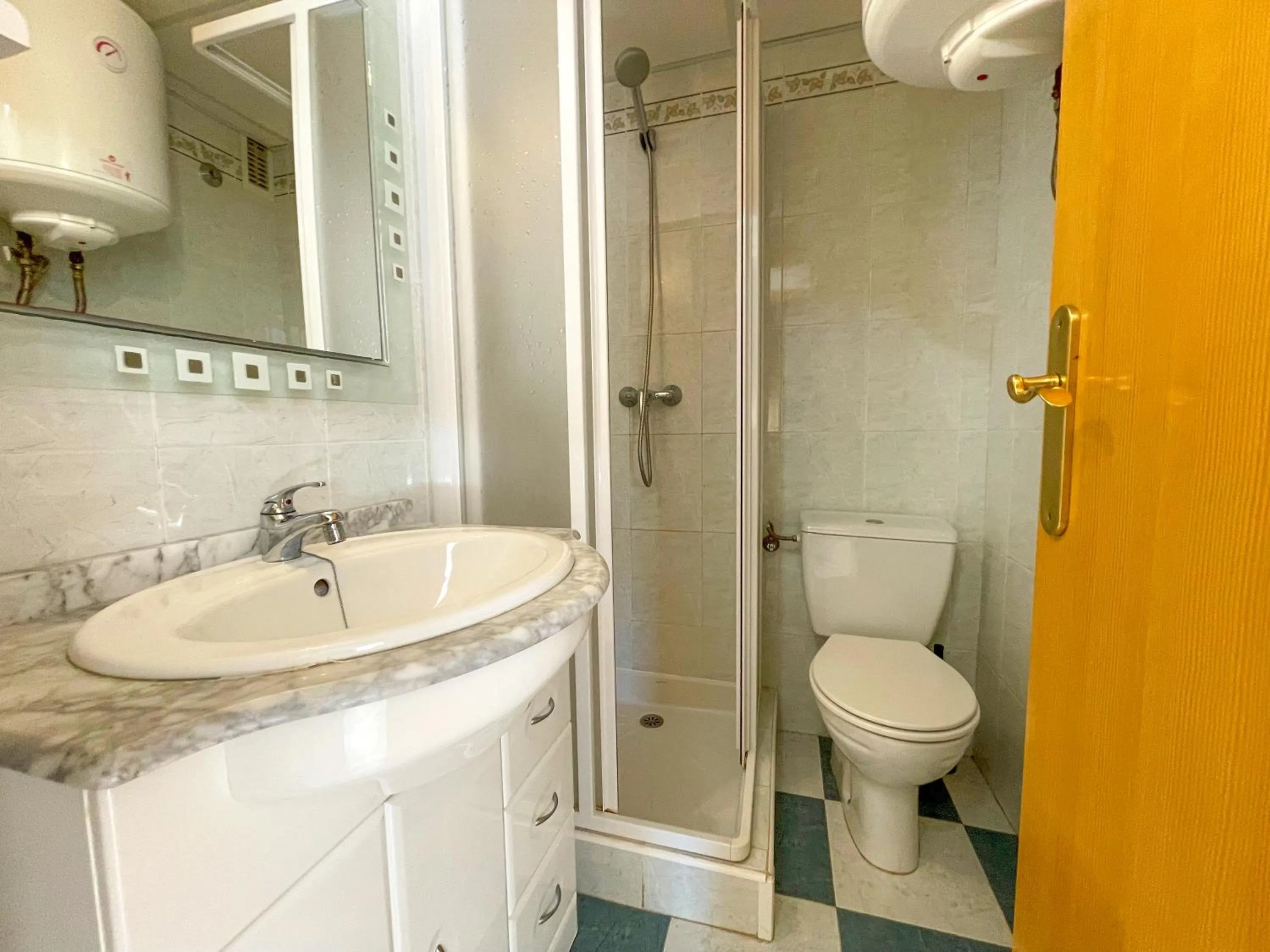 Shower in Apartamentos Bonaire 3000