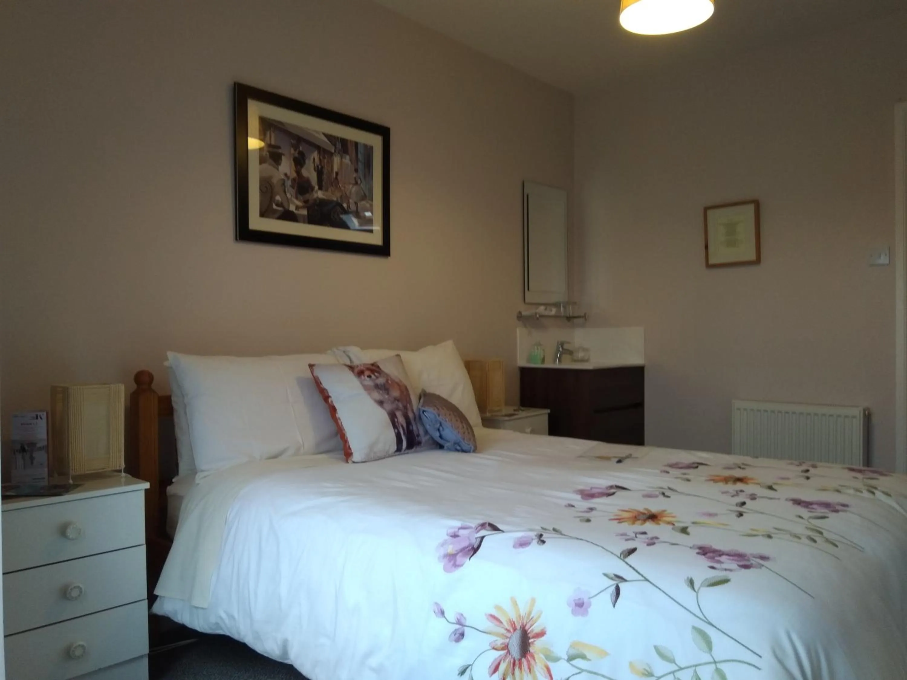 Bedroom in Twin Oaks Bed & Breakfast