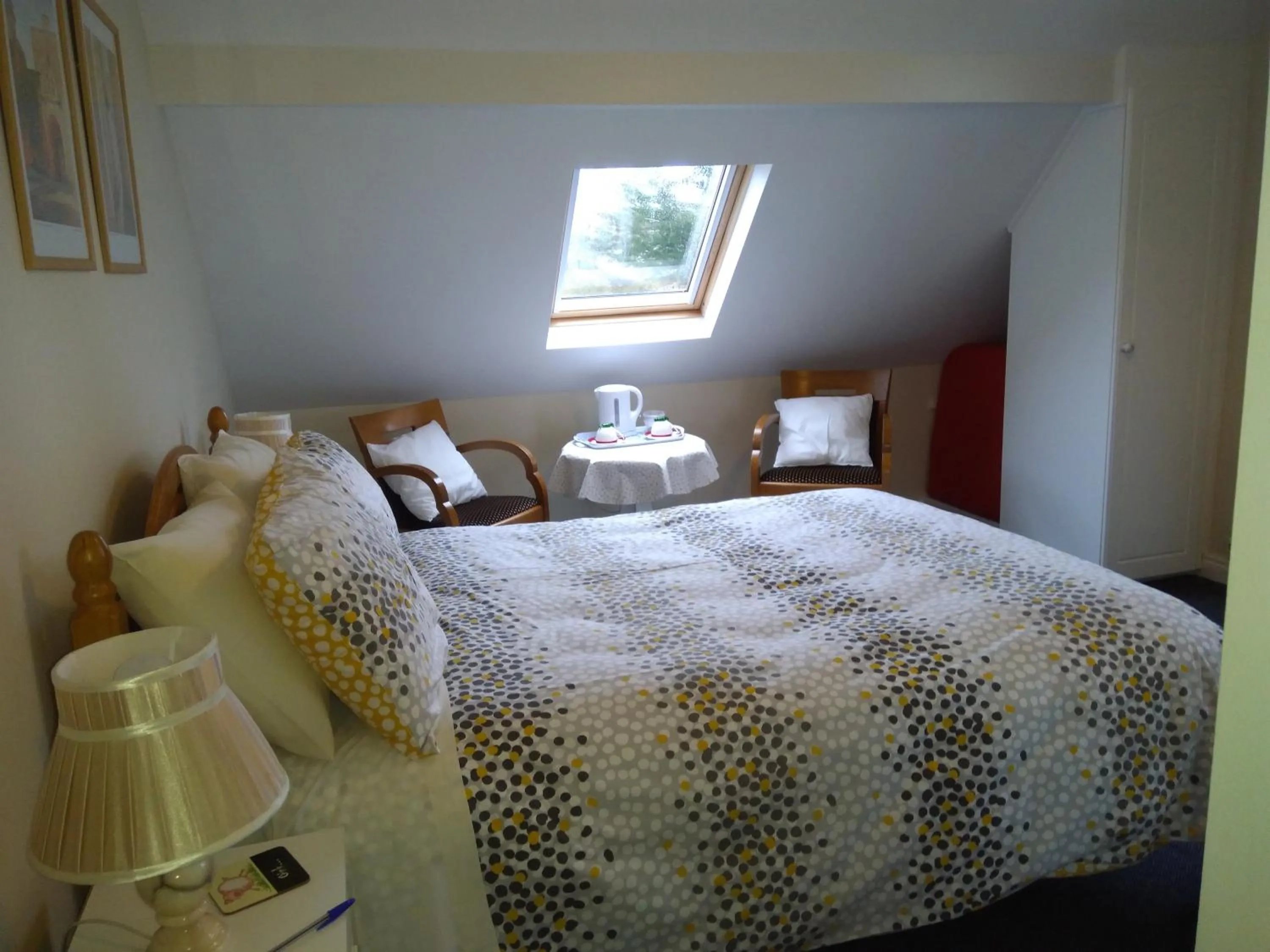 Bedroom in Twin Oaks Bed & Breakfast