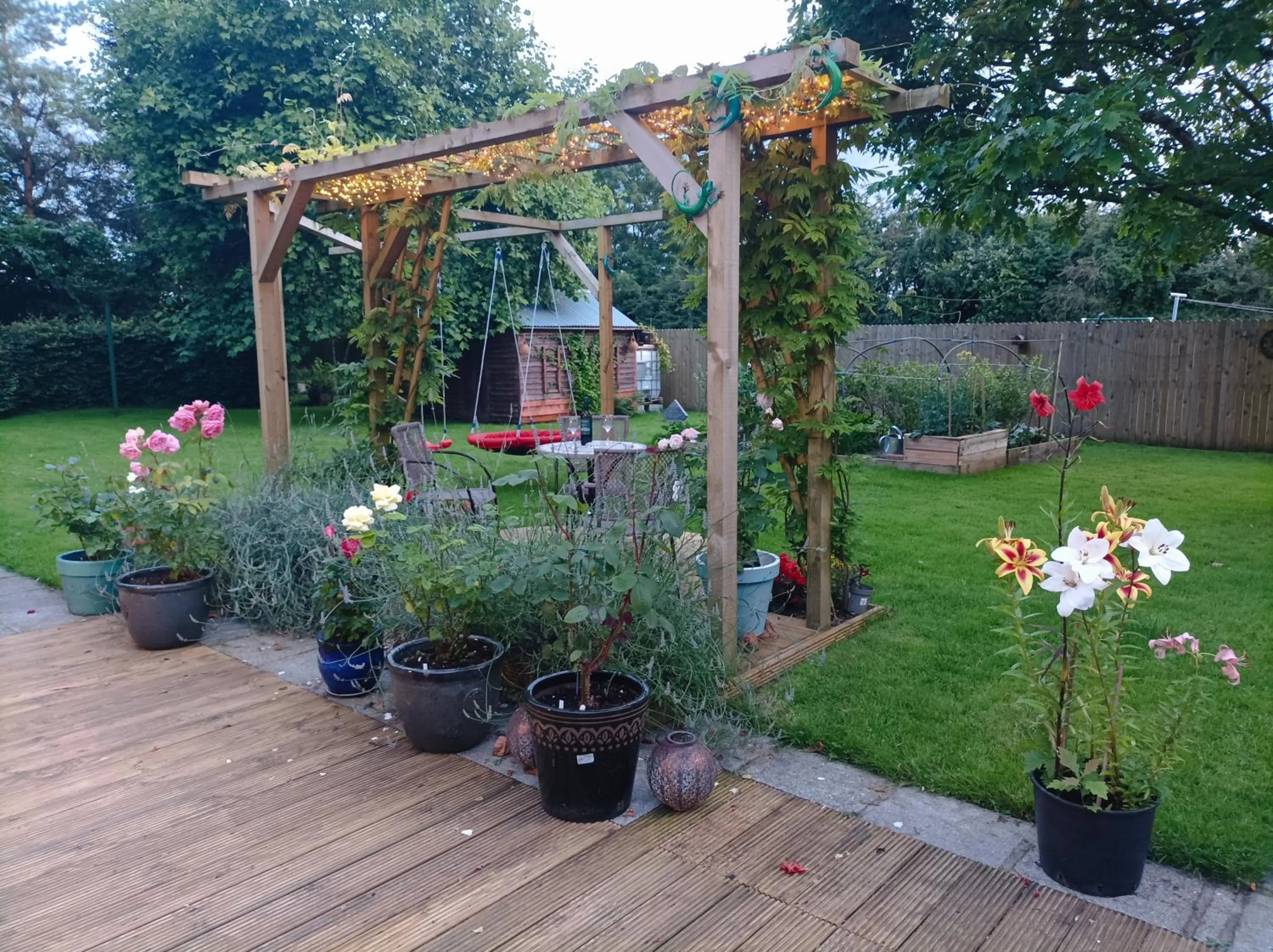 Property building in Twin Oaks Bed & Breakfast