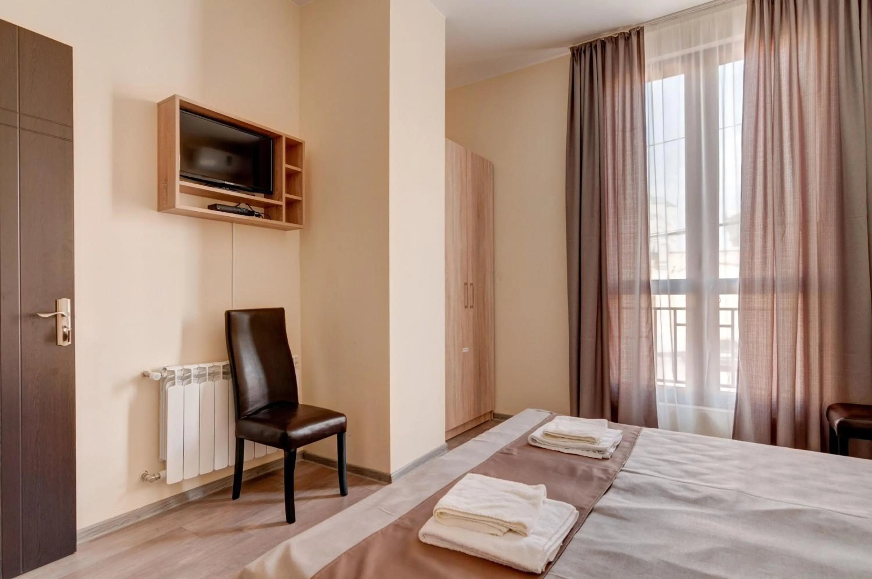 Bedroom, Bed in Liva Hotel