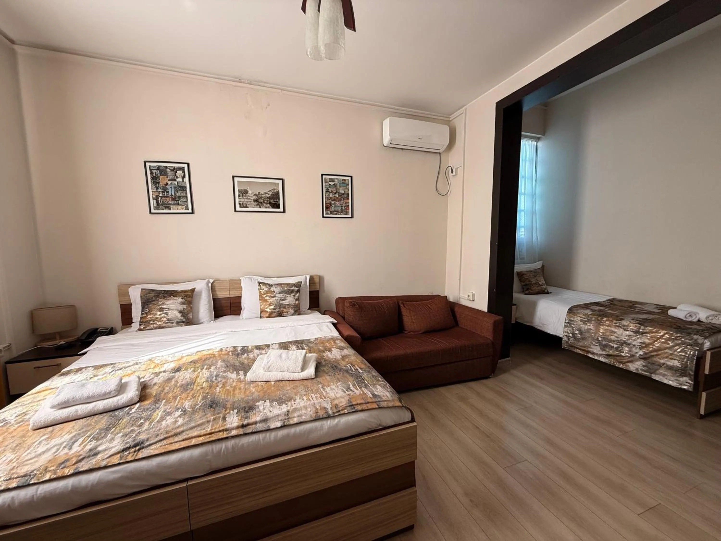 Living room, Bed in Liva Hotel