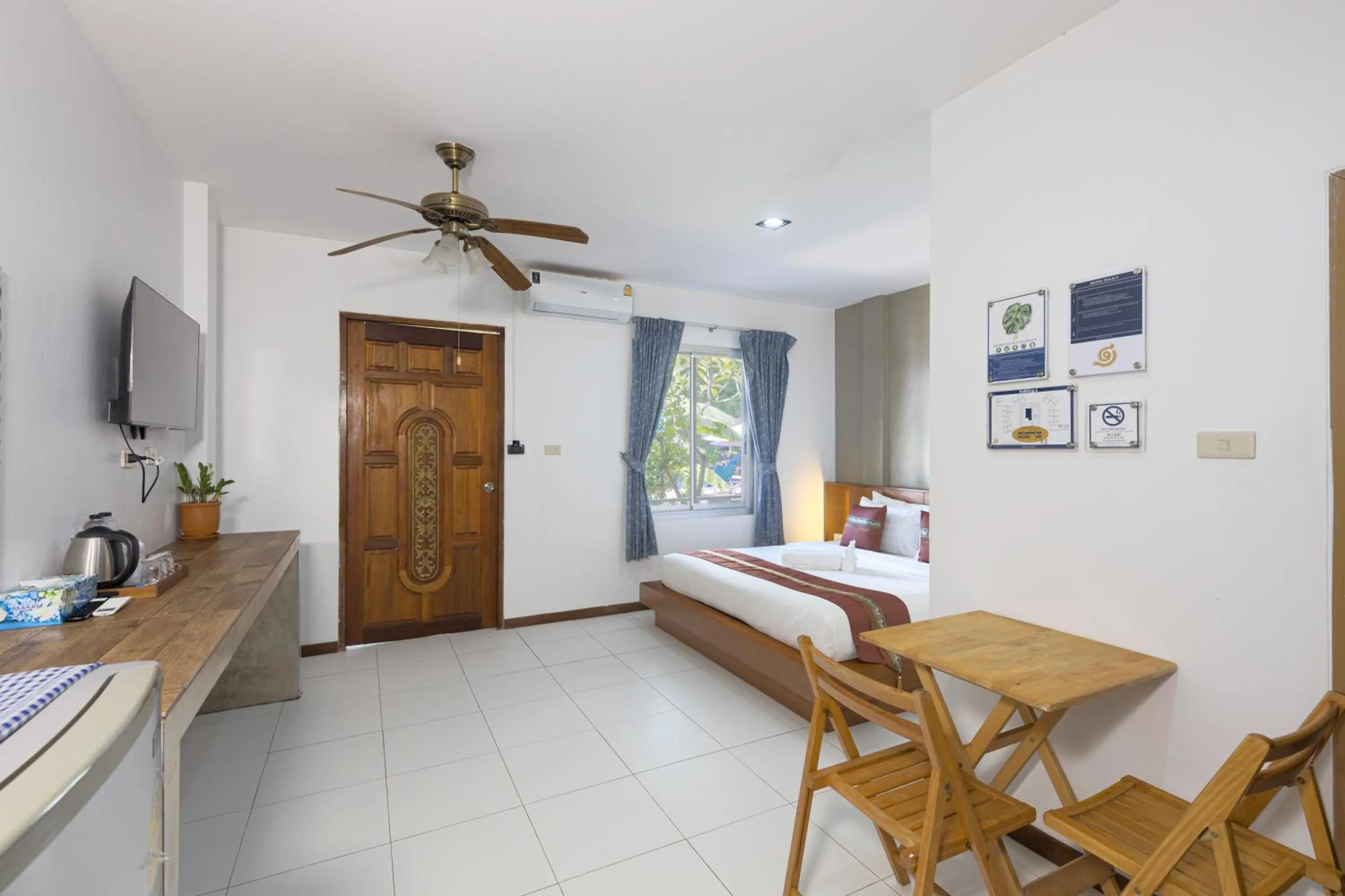 Photo of the whole room, Bed in Blue Palm Kata Resort