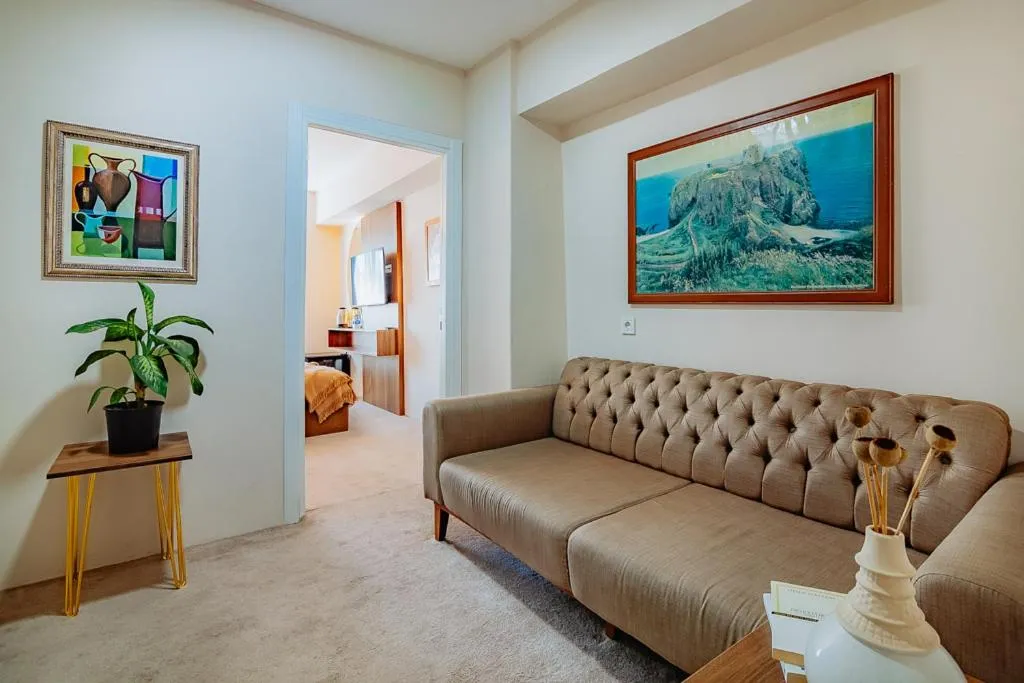 Living room in Ali Khan Hotel