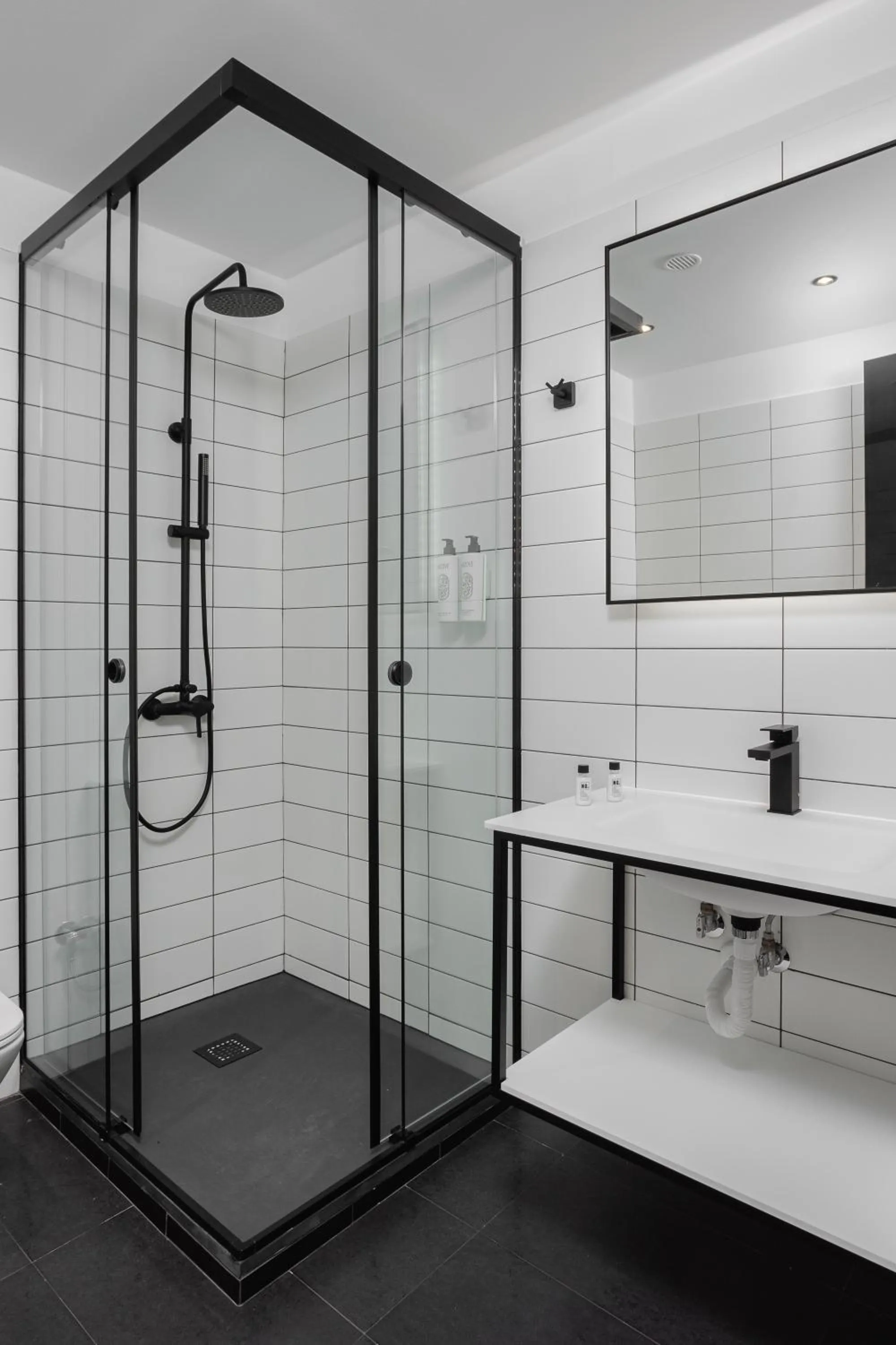 Shower in THE URBANIST •inner city residences•