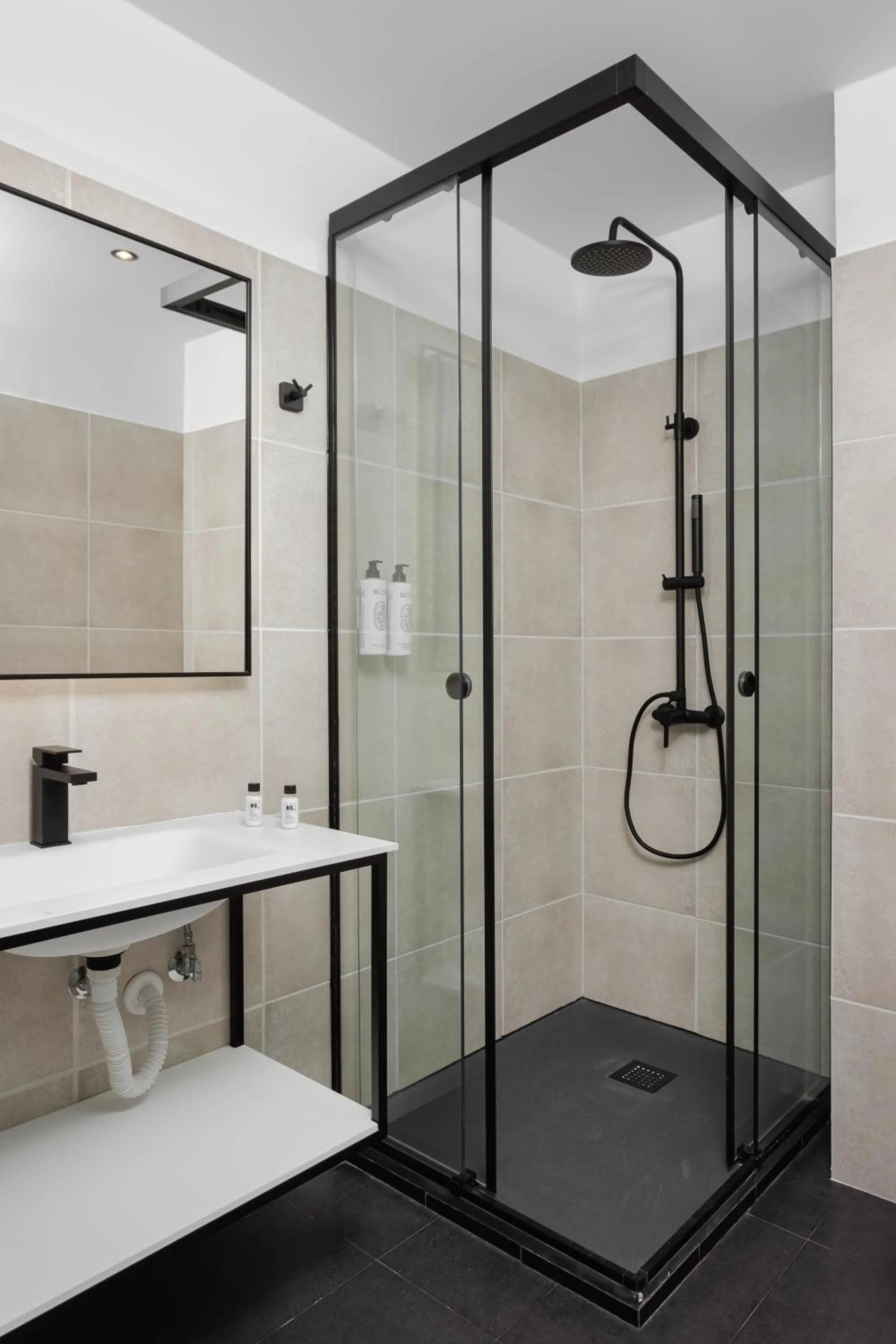 Shower in THE URBANIST •inner city residences•