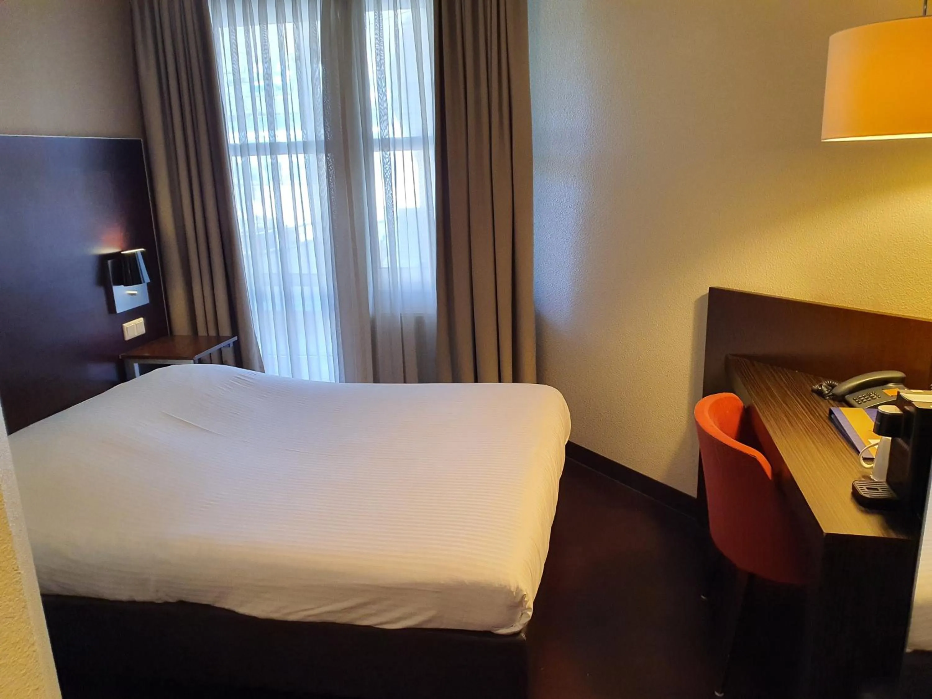 Bedroom, Bed in Golden Tulip Ampt van Nijkerk