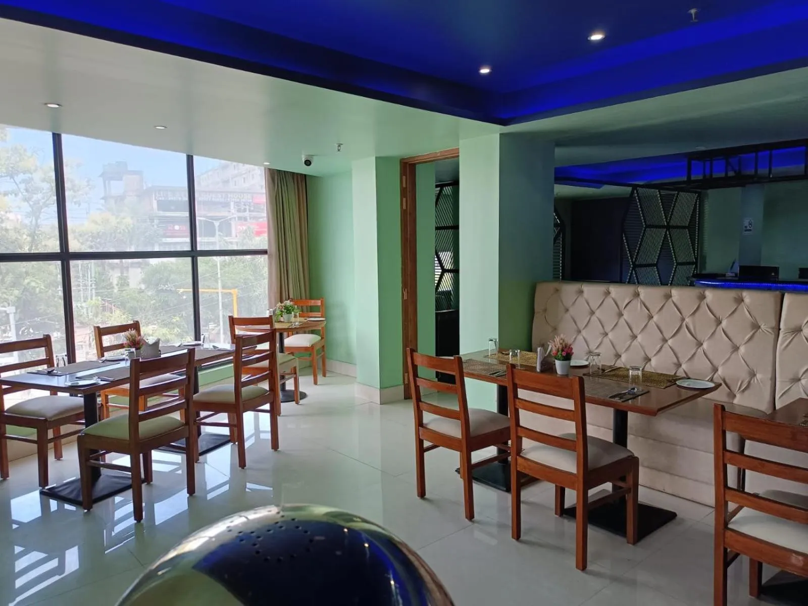 Restaurant/places to eat in Hotel Autumn Crocus