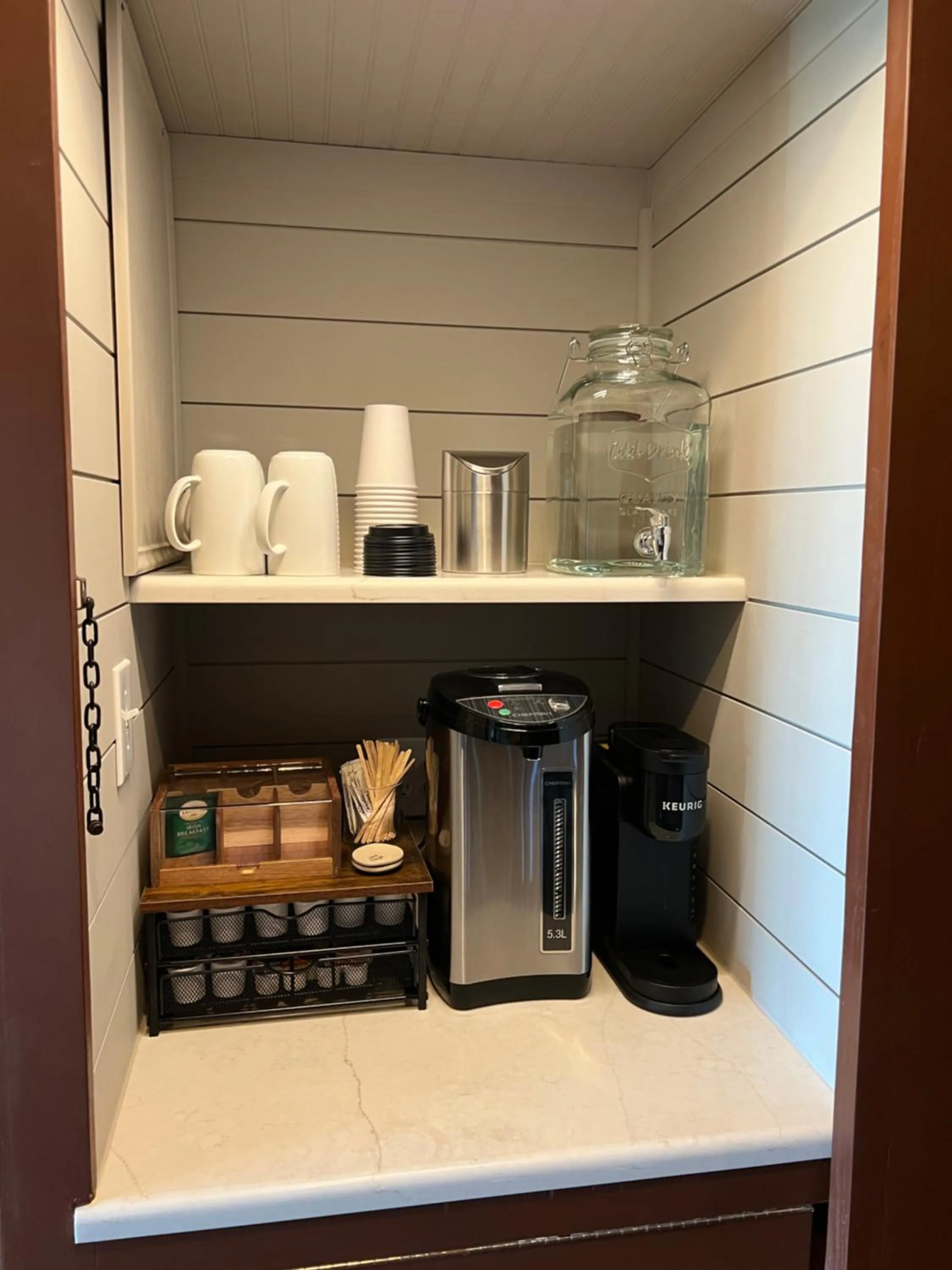 Coffee/tea facilities in The Pearl Inn Bed and Breakfast