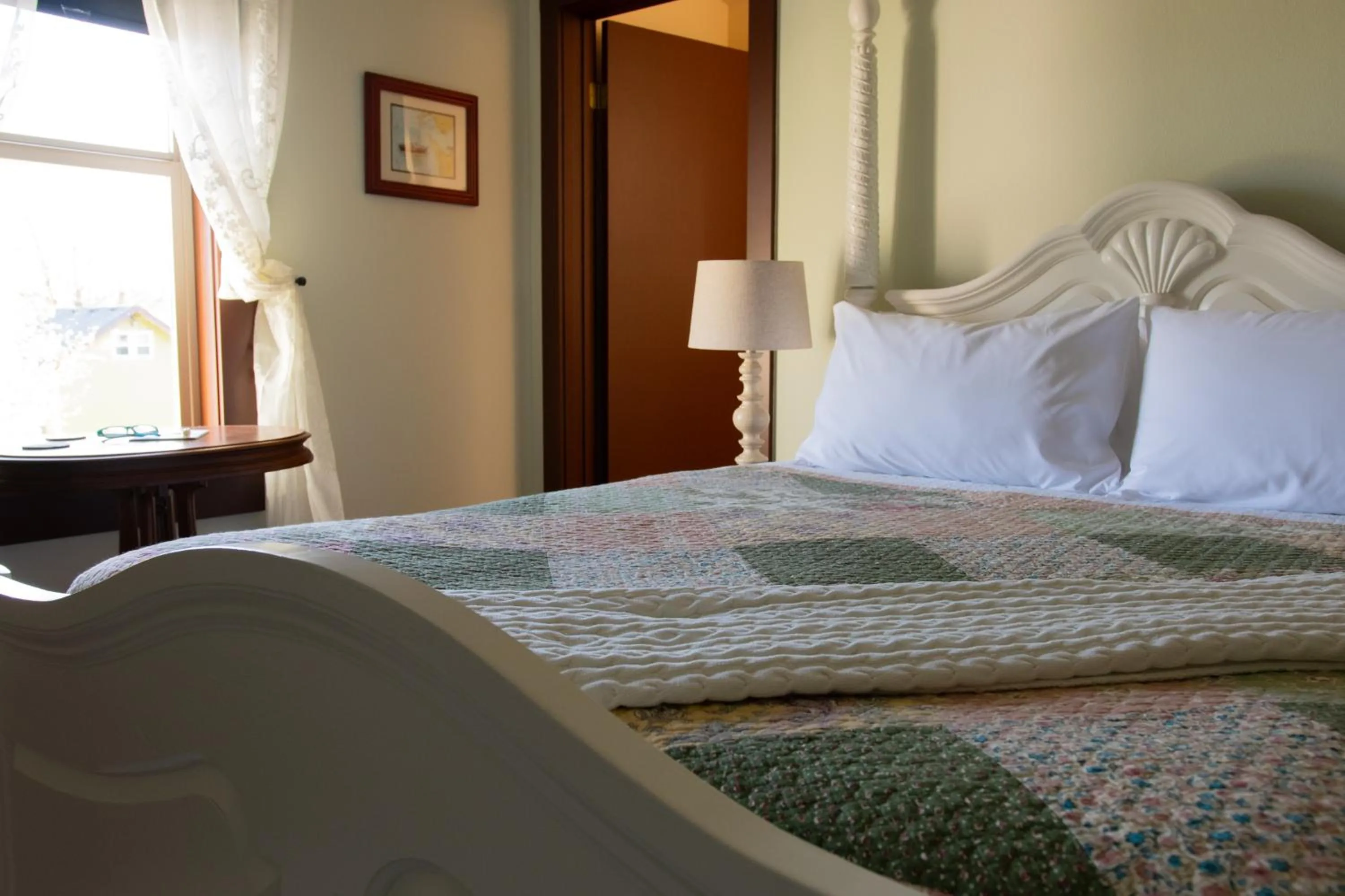 Bed in The Pearl Inn Bed and Breakfast