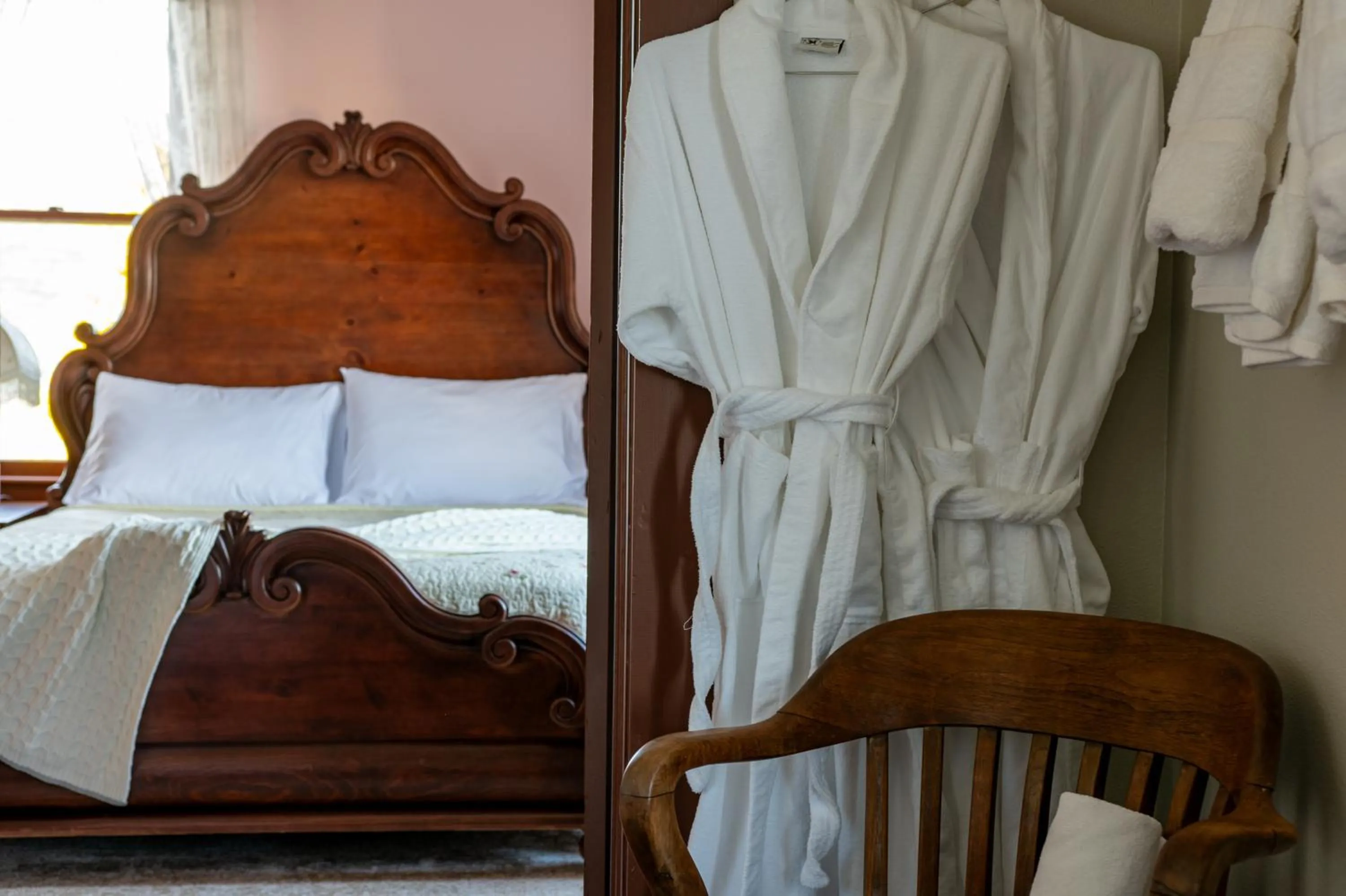 Bed in The Pearl Inn Bed and Breakfast