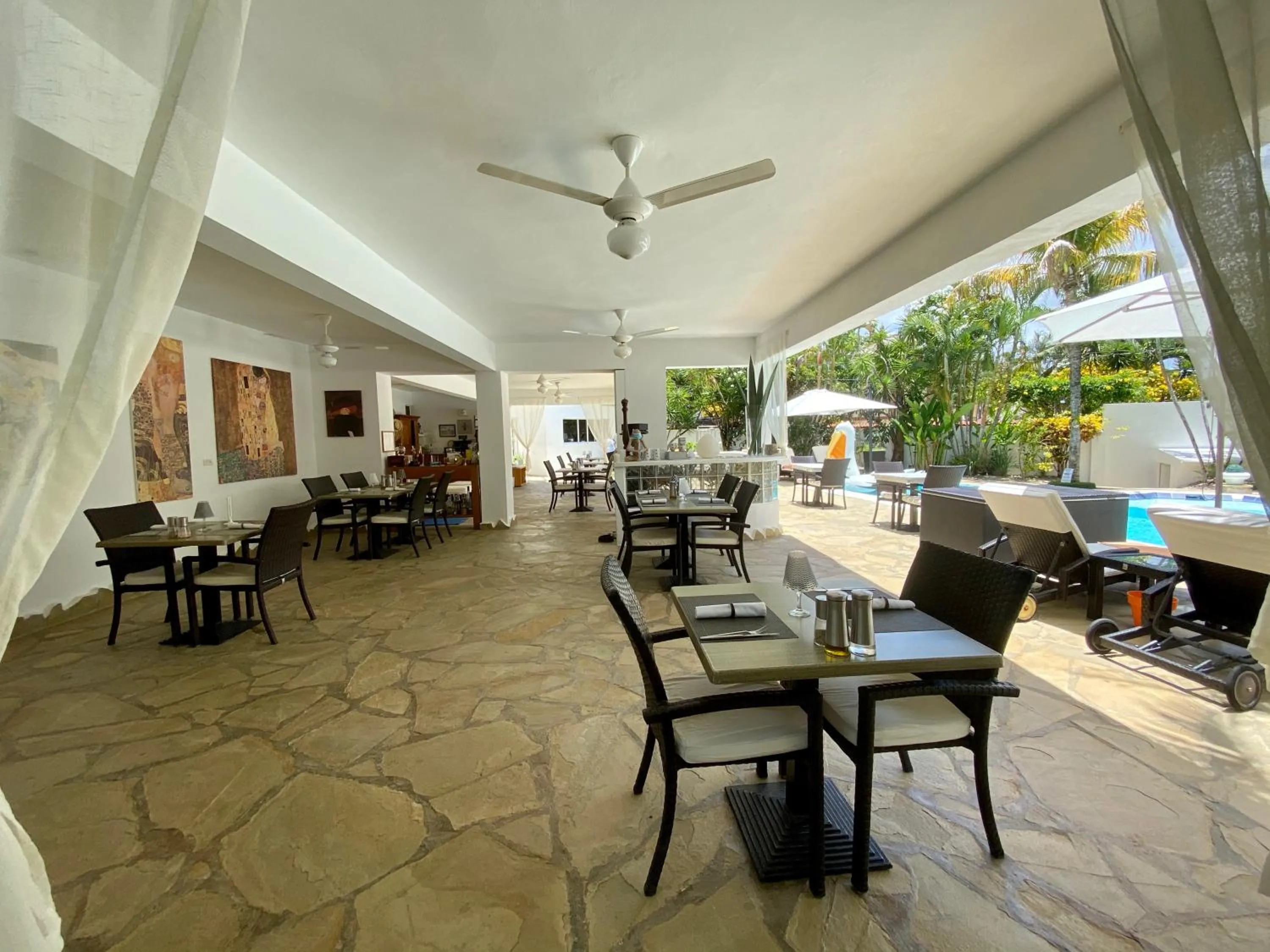 Restaurant/places to eat in Casa Veintiuno