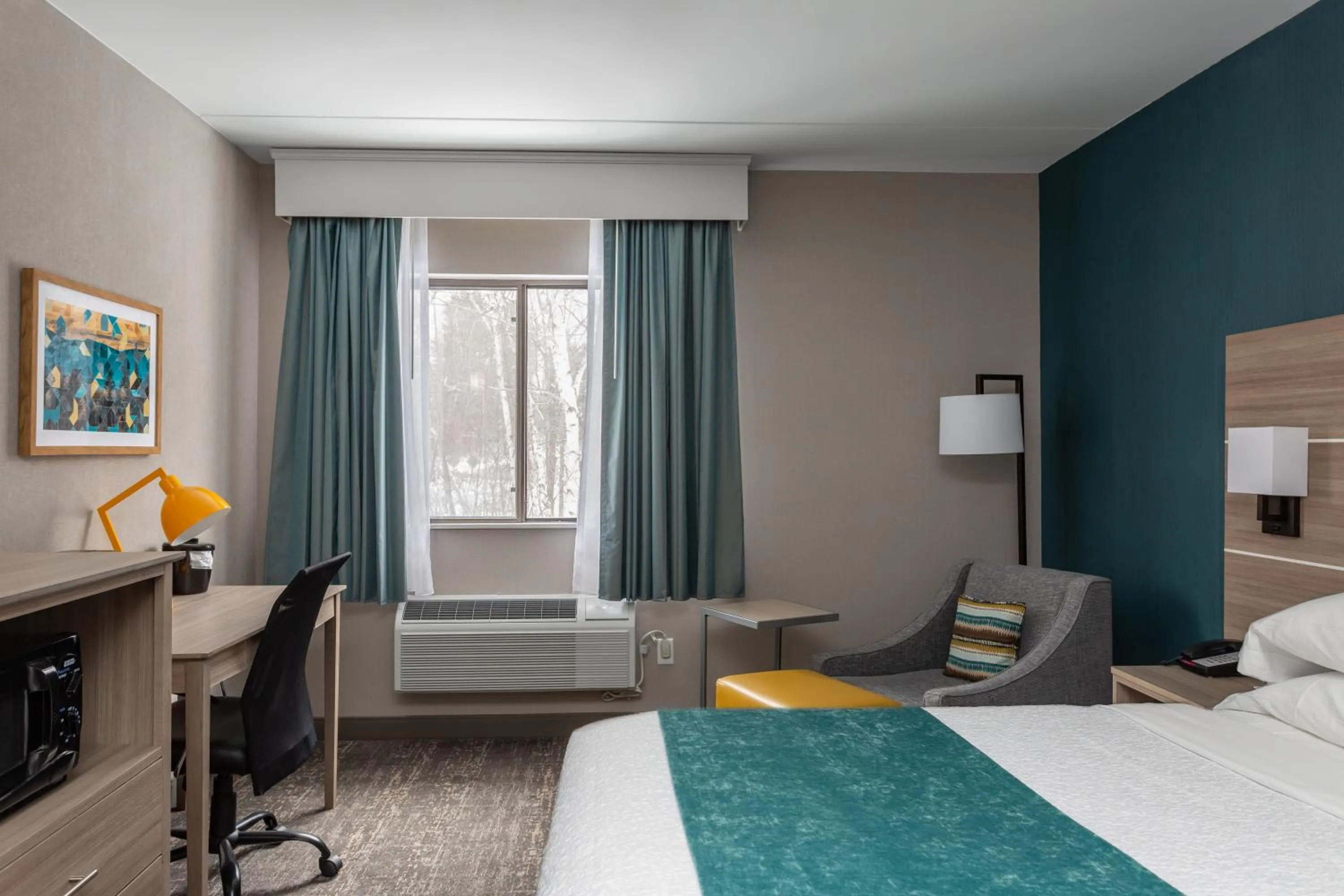 Bed in Best Western West Lebanon-Hanover