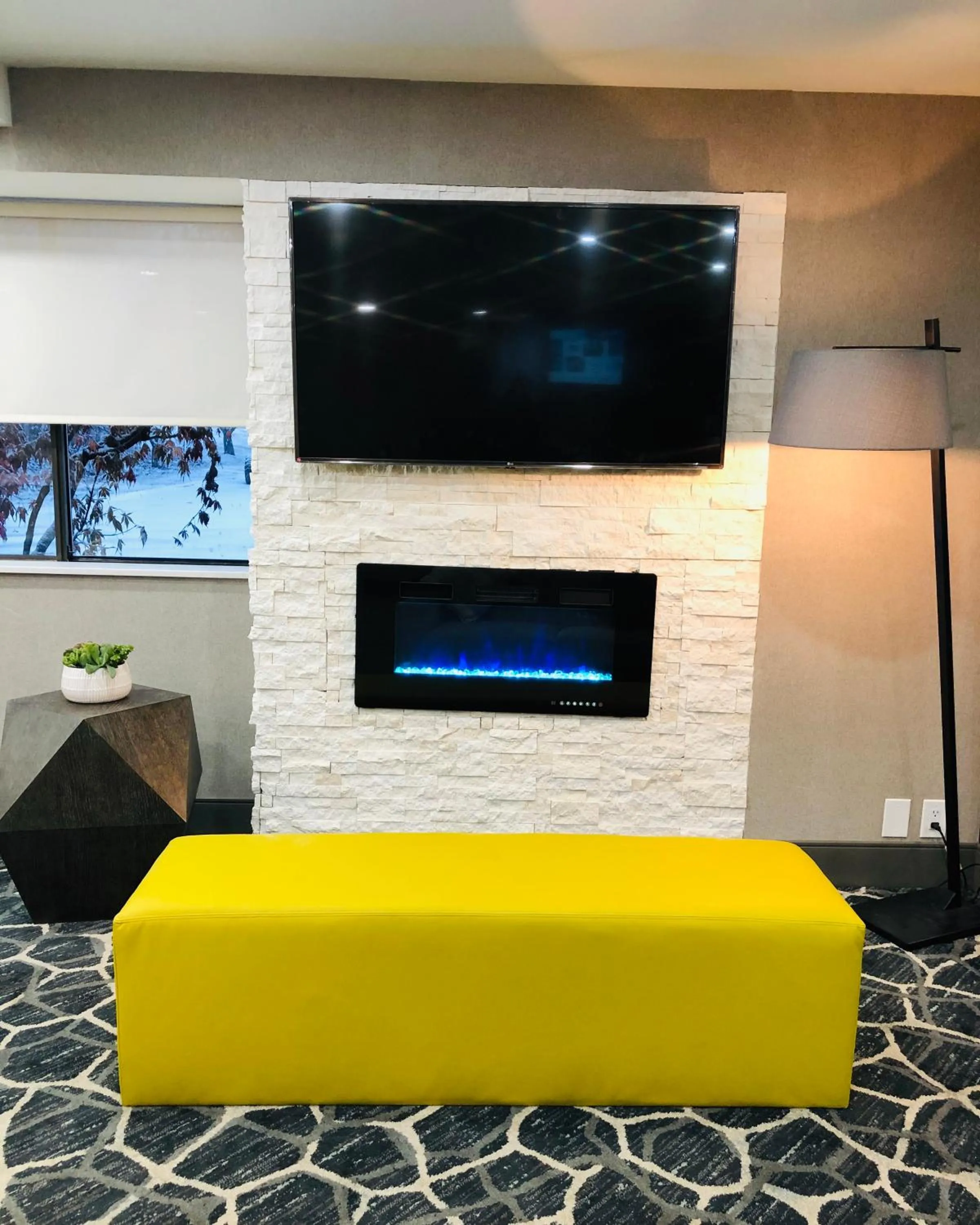 TV and multimedia in Best Western West Lebanon-Hanover