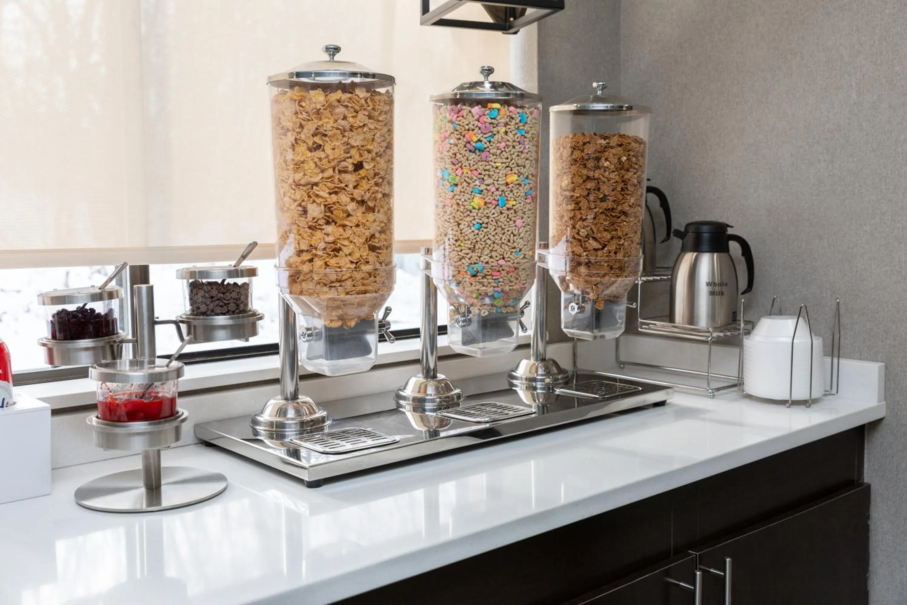 Food and drinks in Best Western West Lebanon-Hanover