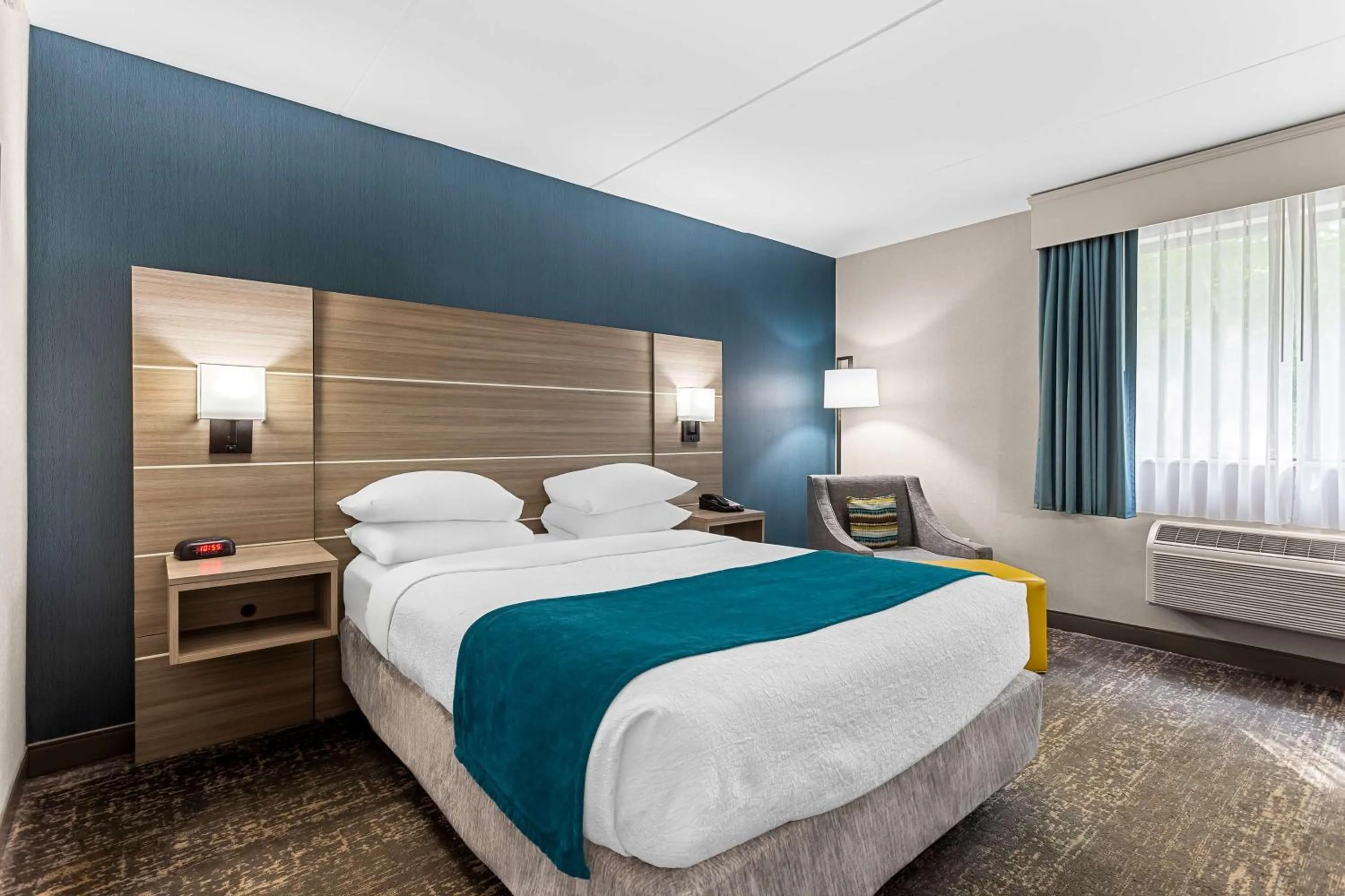 Bedroom, Bed in Best Western West Lebanon-Hanover