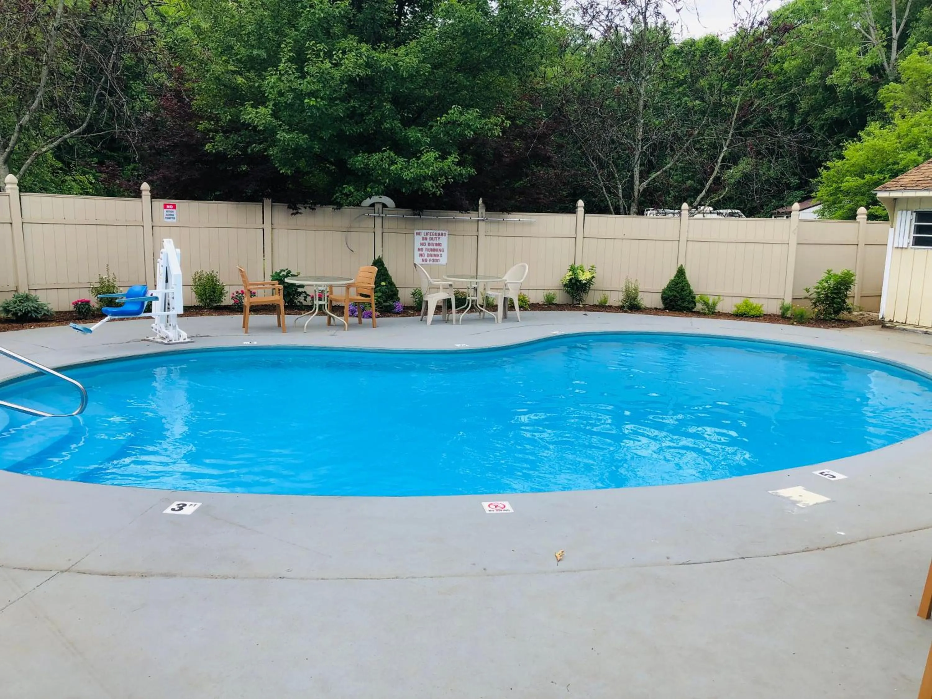 Swimming pool in Best Western West Lebanon-Hanover
