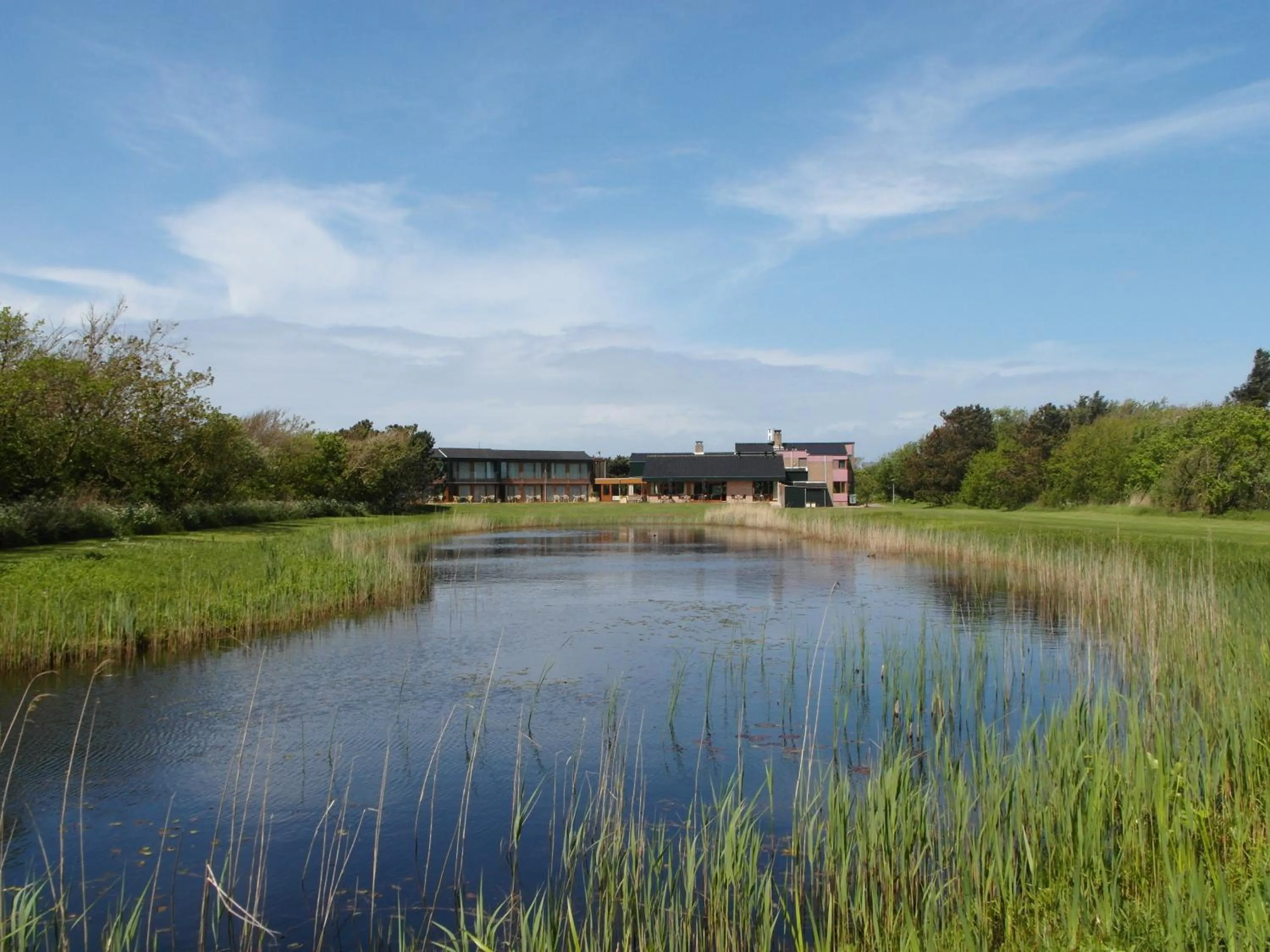 Facade/entrance in Strandhotel de Horn