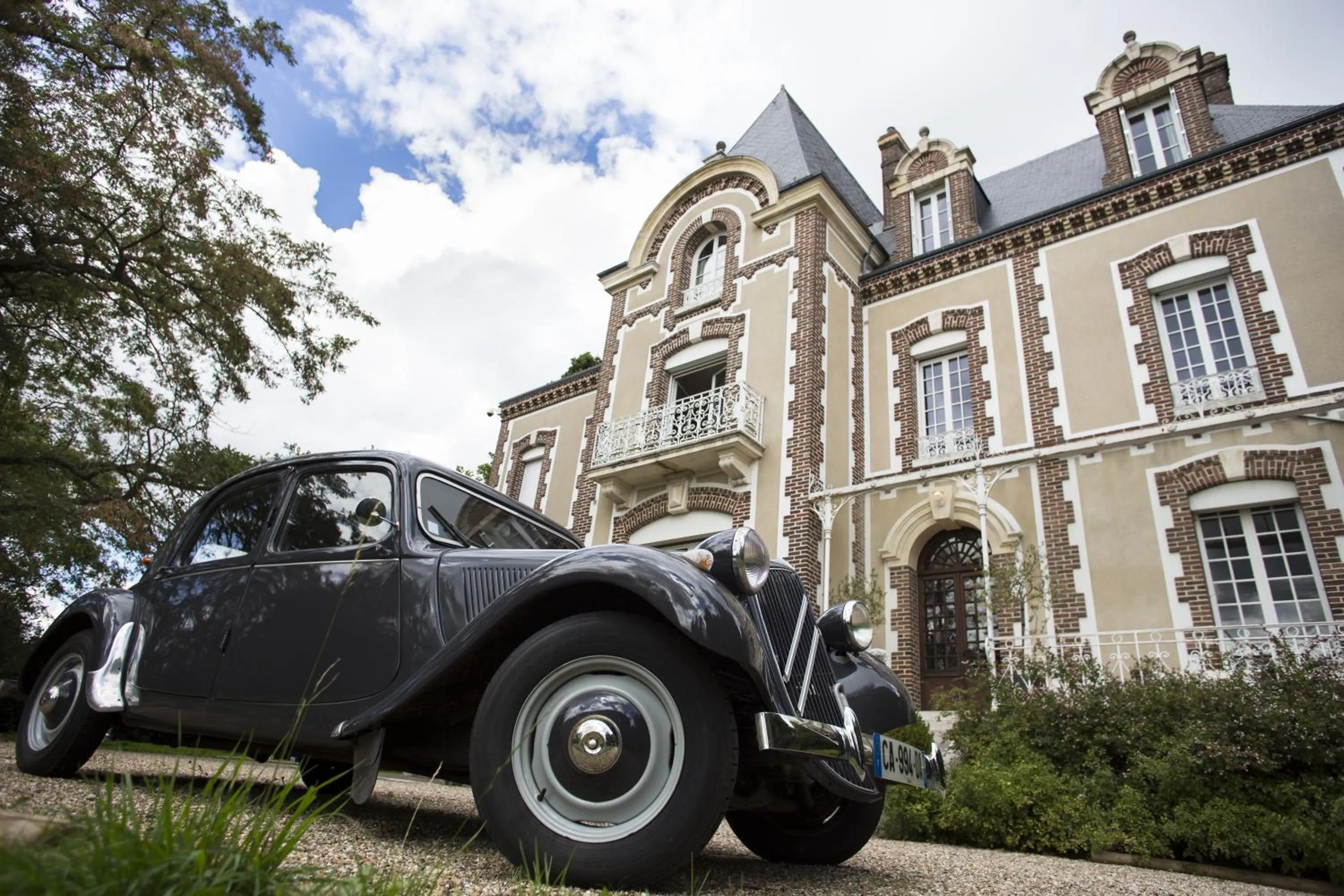 Entertainment in Château de la Folie