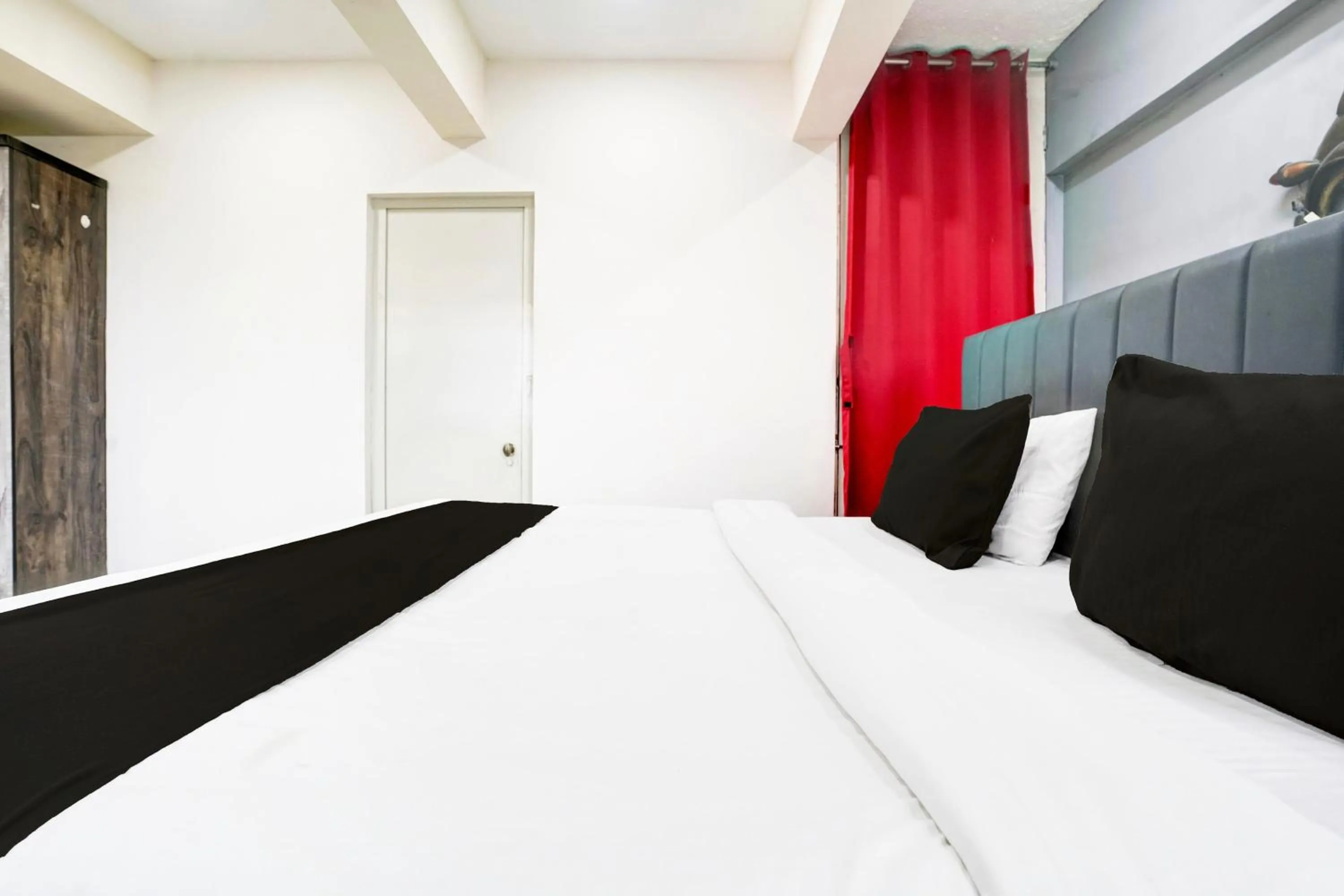 Bedroom, Bed in Super Hotel O Seawoods Near Palm Beach Road Formerly Sai Roop