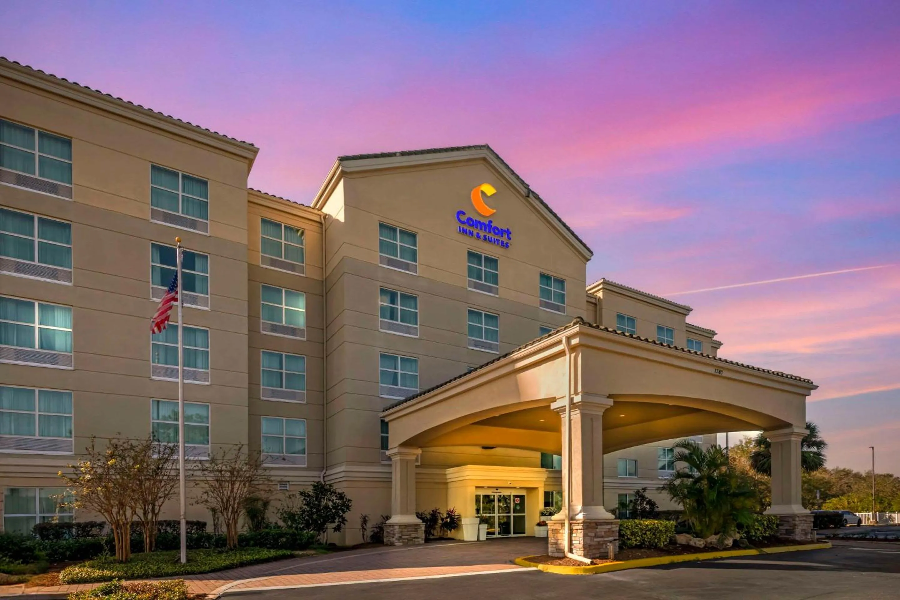 Property building in Comfort Inn & Suites Tavares North