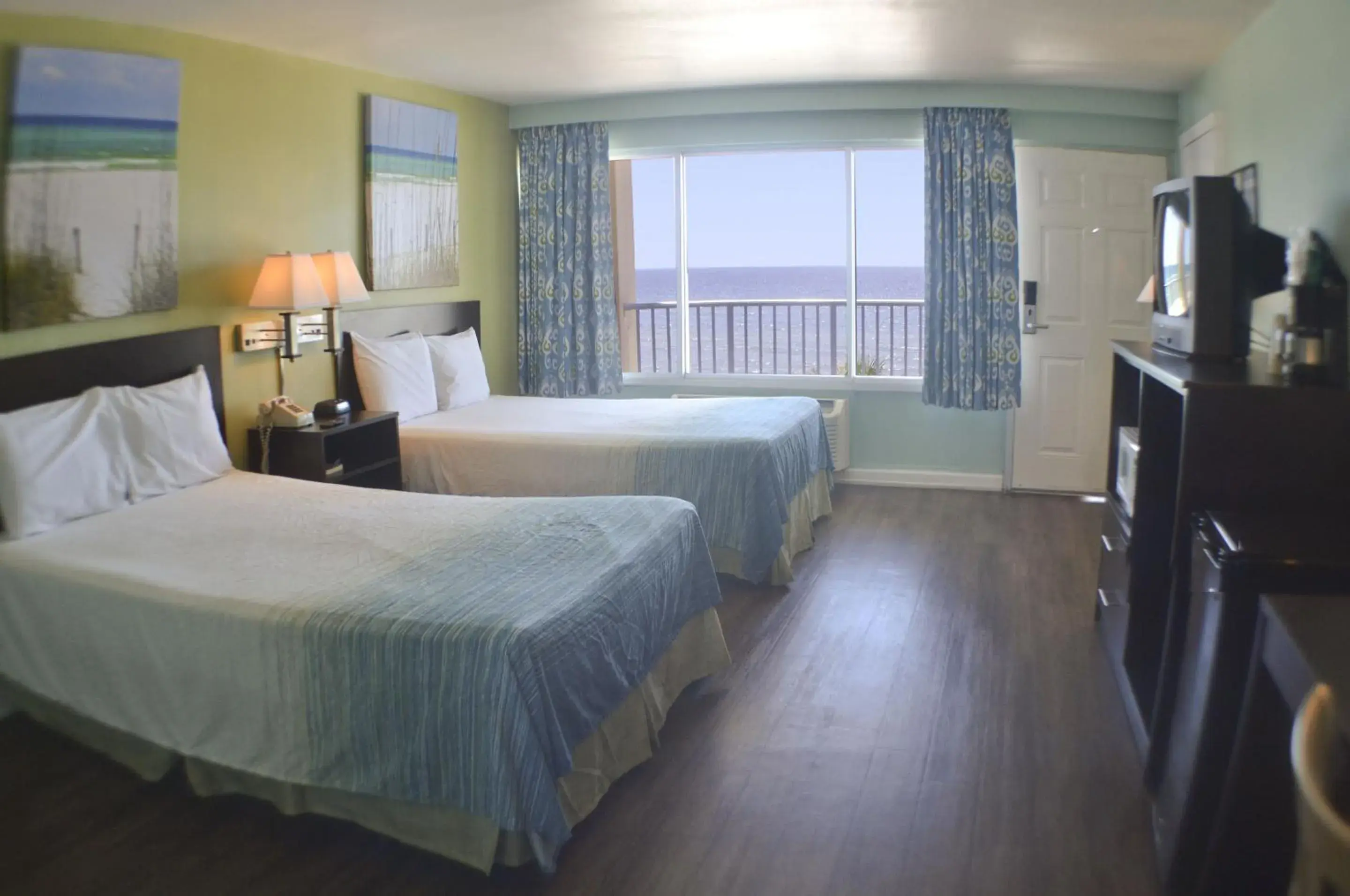 Double Room With Two Double Beds - Gulf Side in Boardwalk Beach Hotel Double Room With Two Double Beds - Gulf Side in Boardwalk Beach Hotel