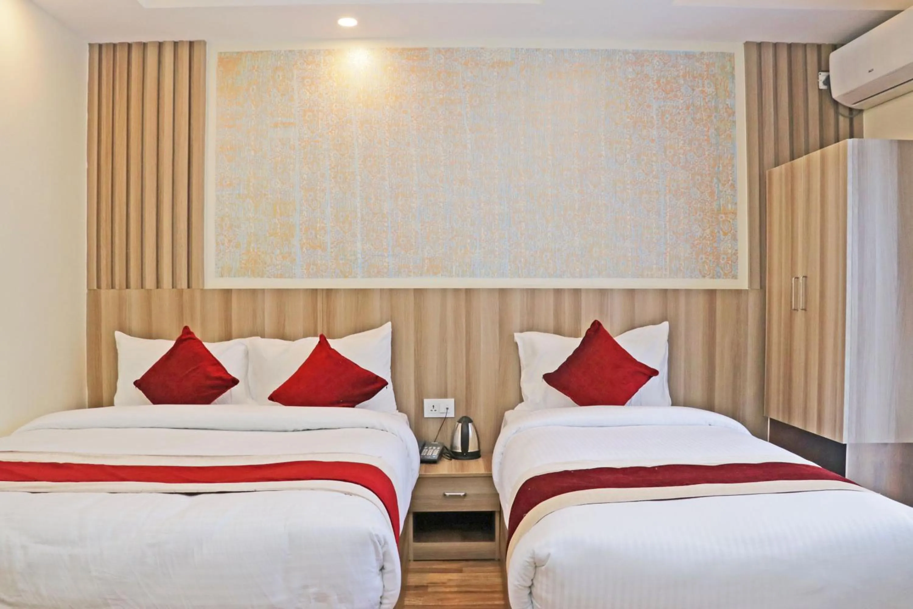 Bed in Hotel Royal Emperor