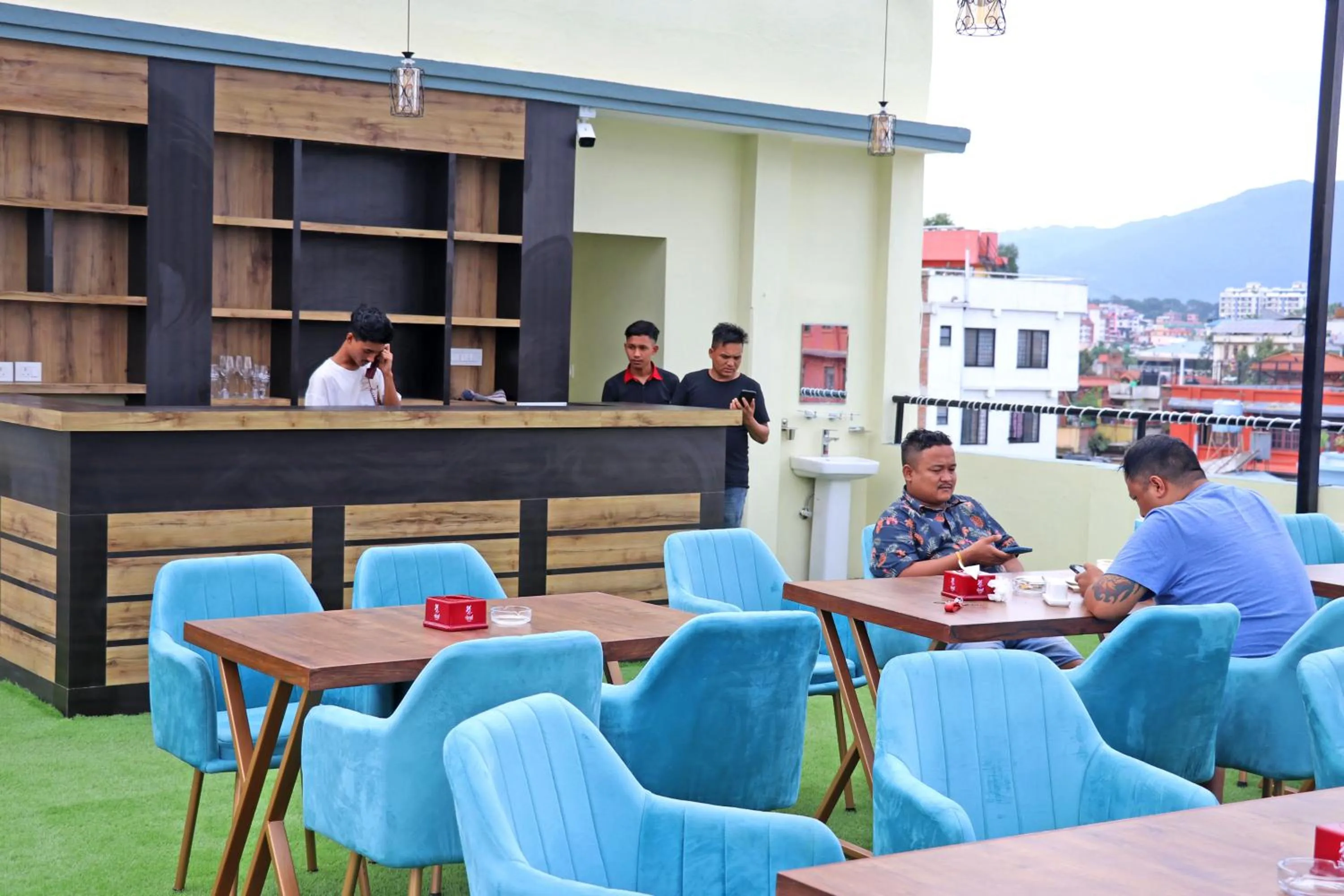 Restaurant/places to eat in Hotel Royal Emperor