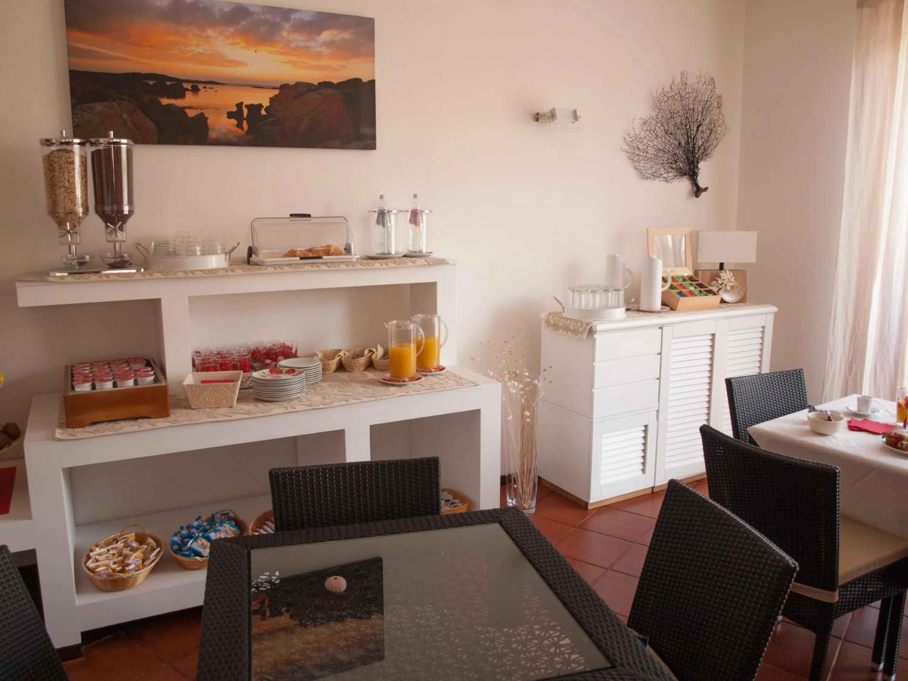 Food and drinks in Hotel Garibaldi