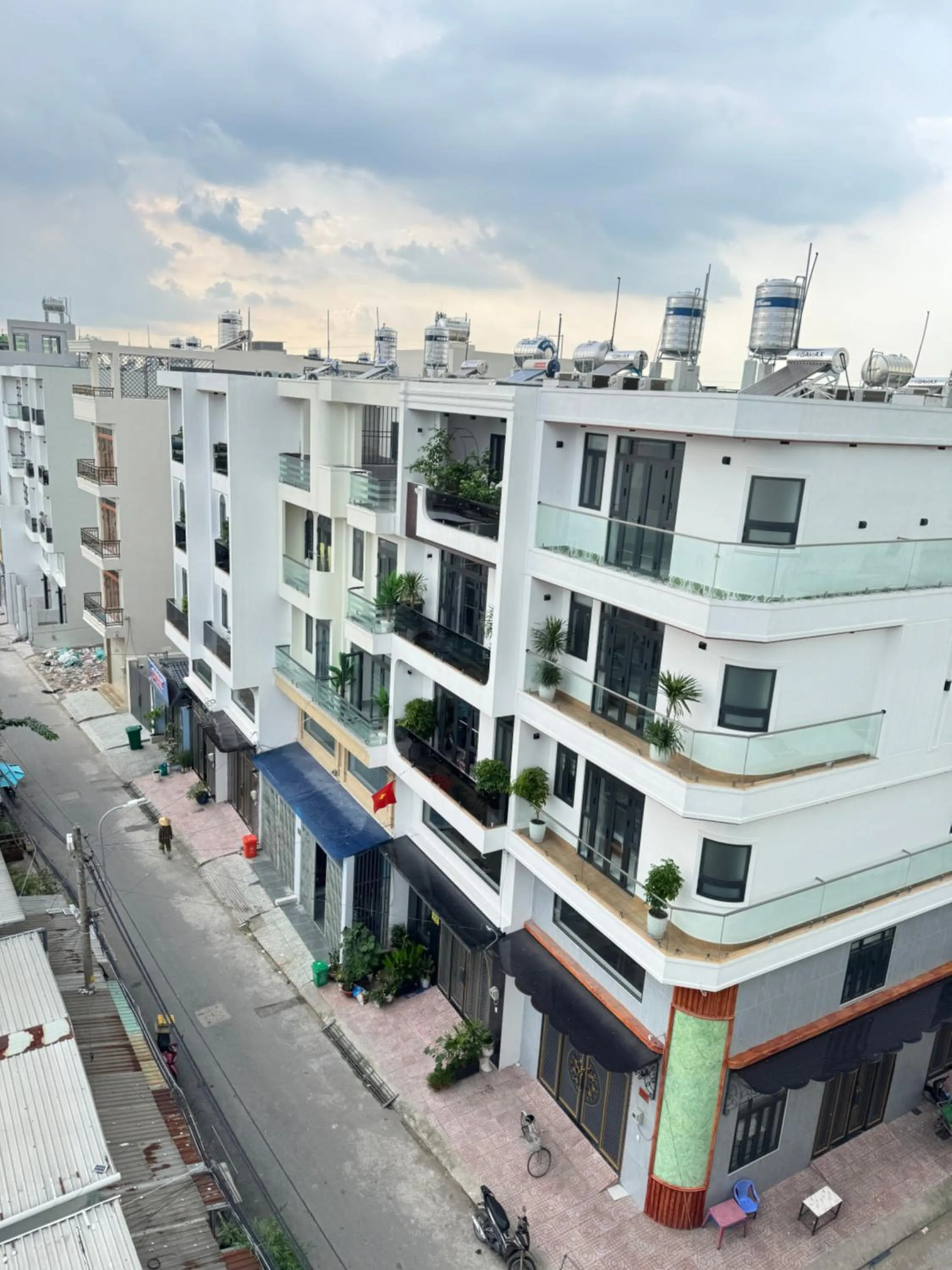 Neighbourhood in DreamHome - Sunset