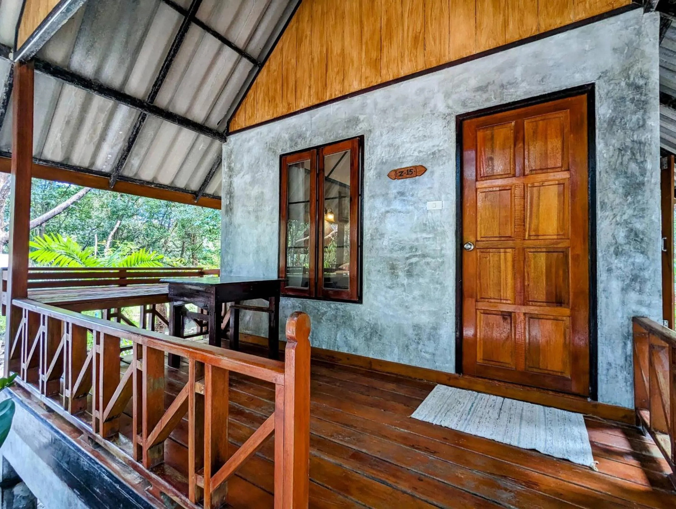 Patio in Ziggy Stardust