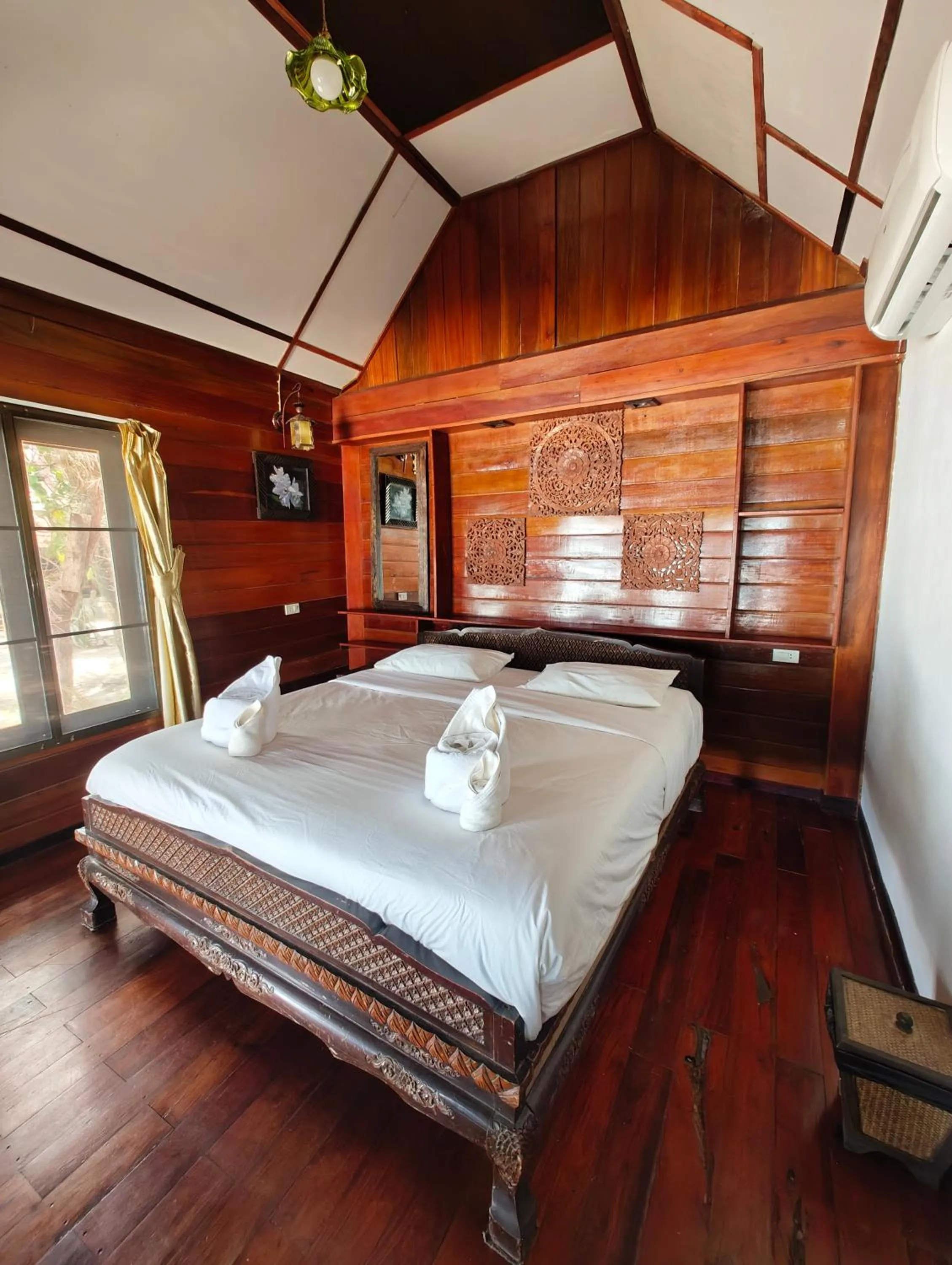 Bed in Ziggy Stardust