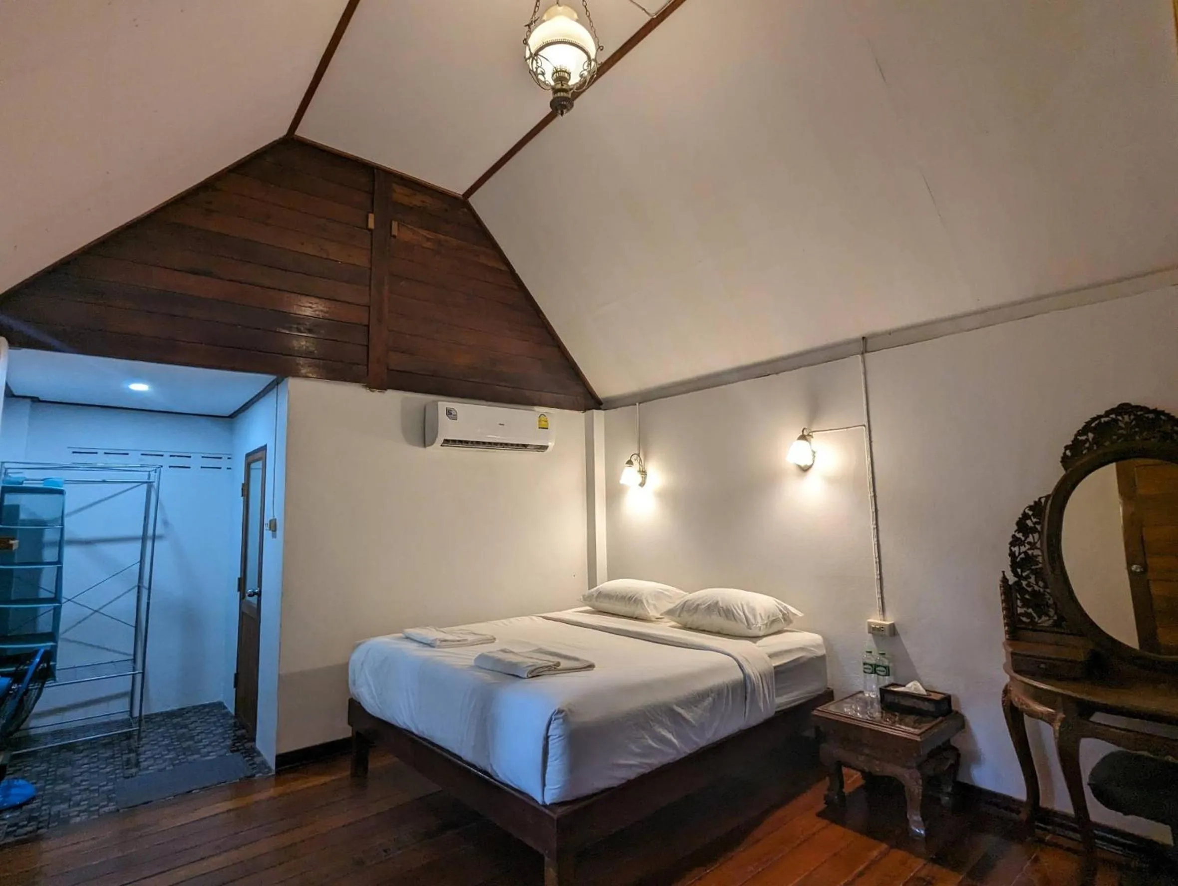 Bed in Ziggy Stardust