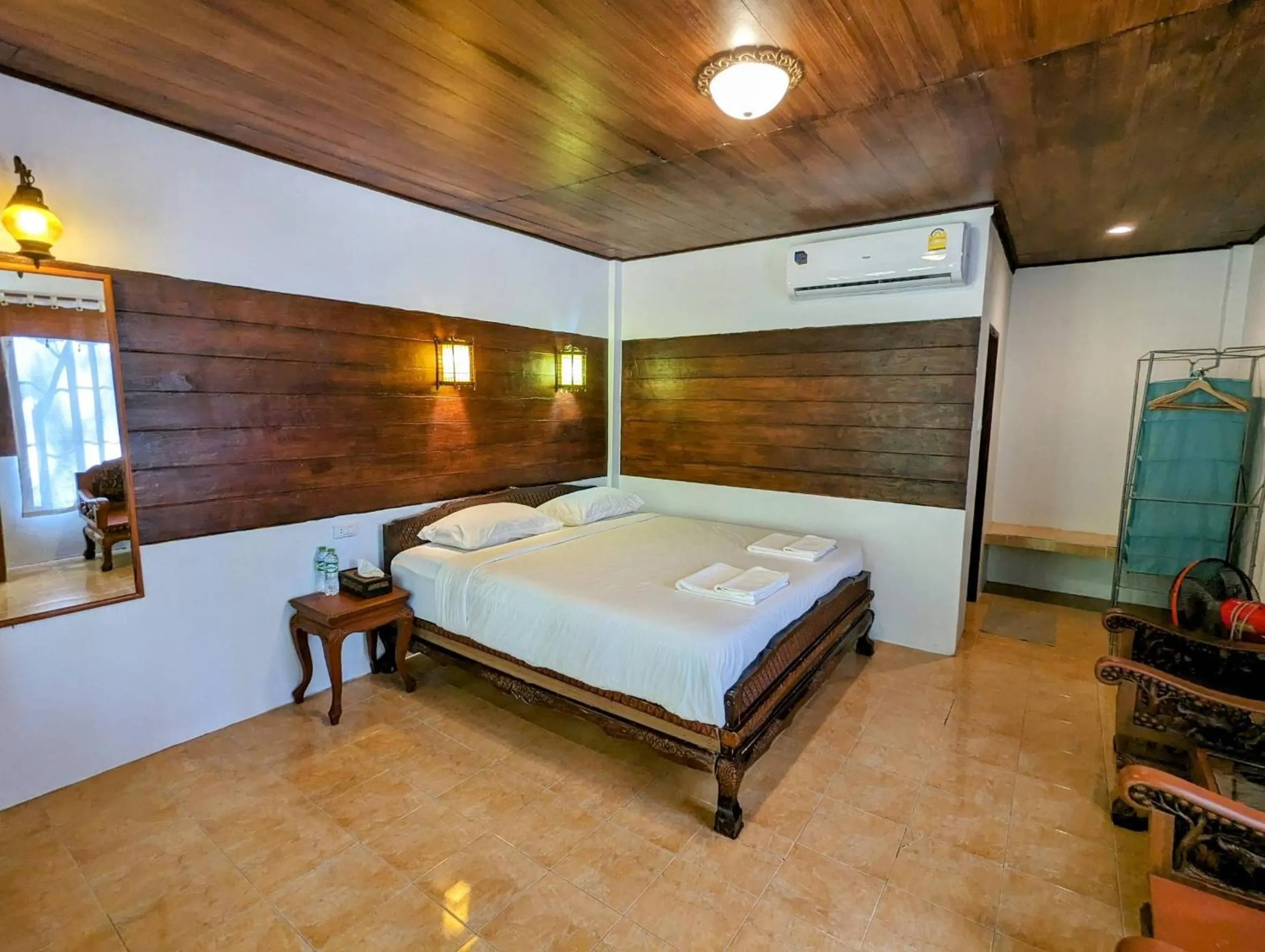 Bed in Ziggy Stardust