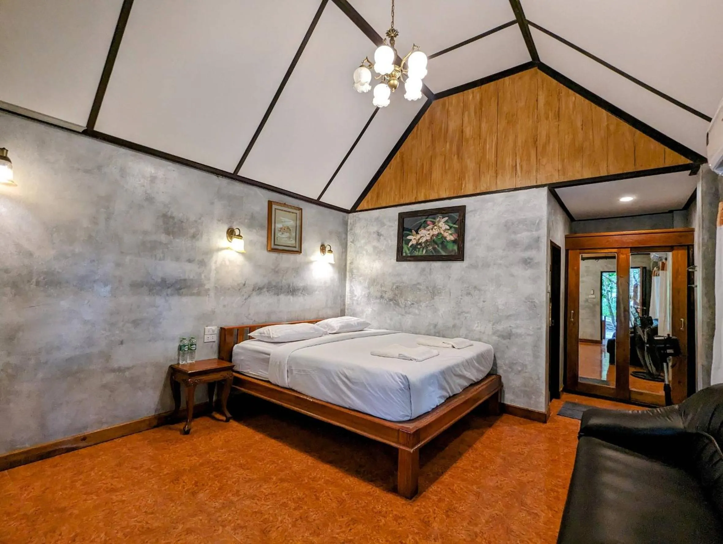 Bed in Ziggy Stardust