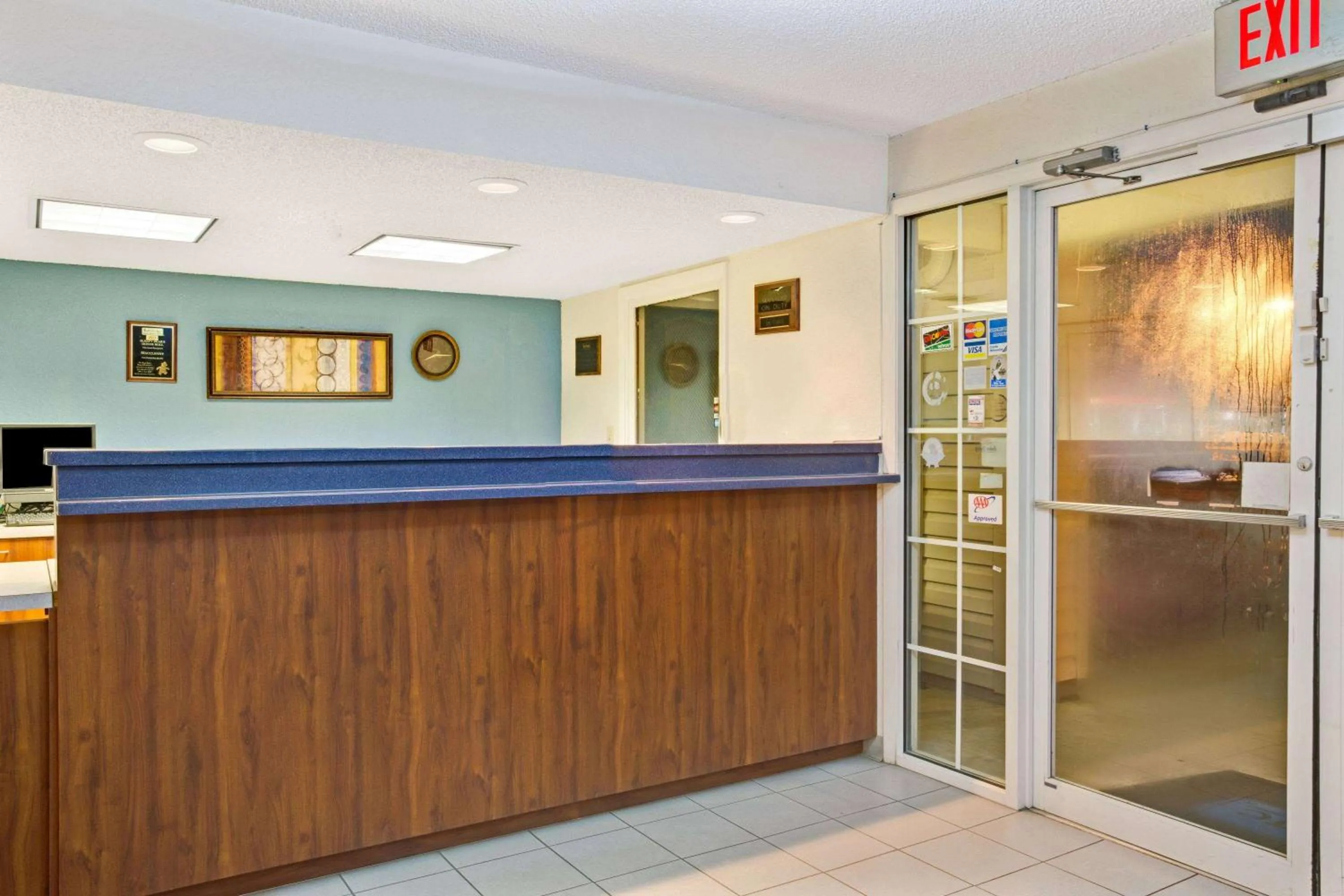 Lobby or reception in Travelodge Suites by Wyndham MacClenny I-10