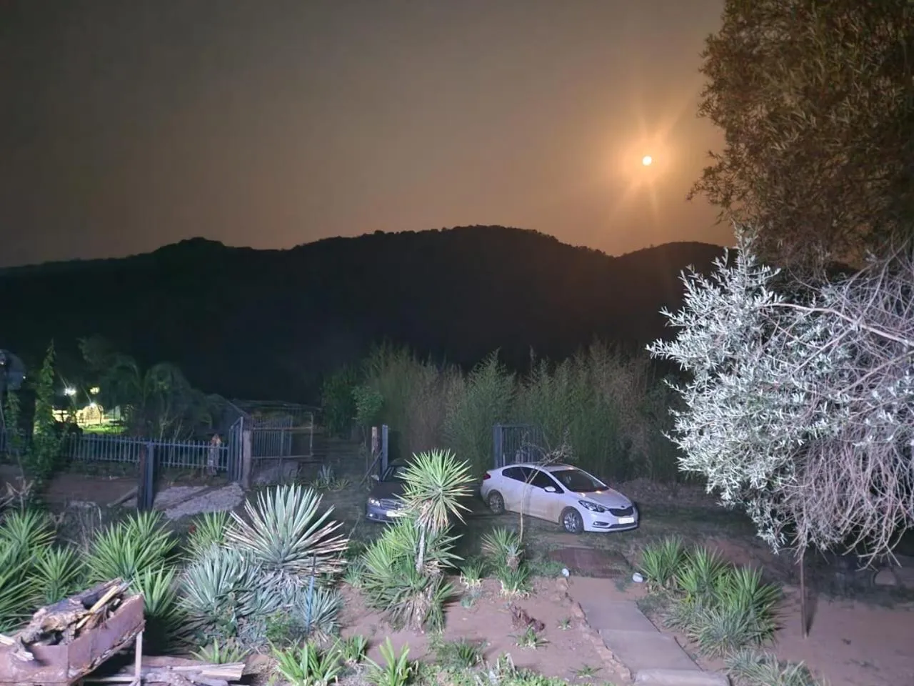 Emahlathini Guest Farm