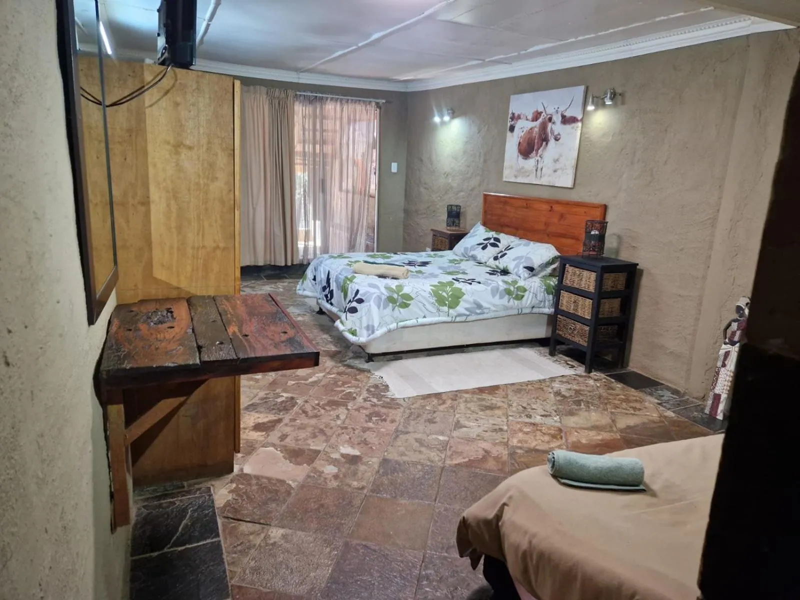 Bed in Emahlathini Guest Farm