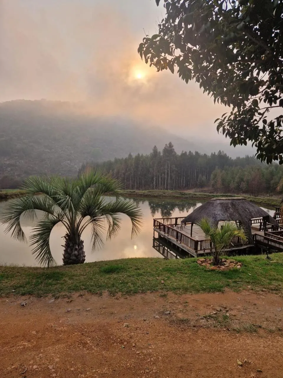 Emahlathini Guest Farm