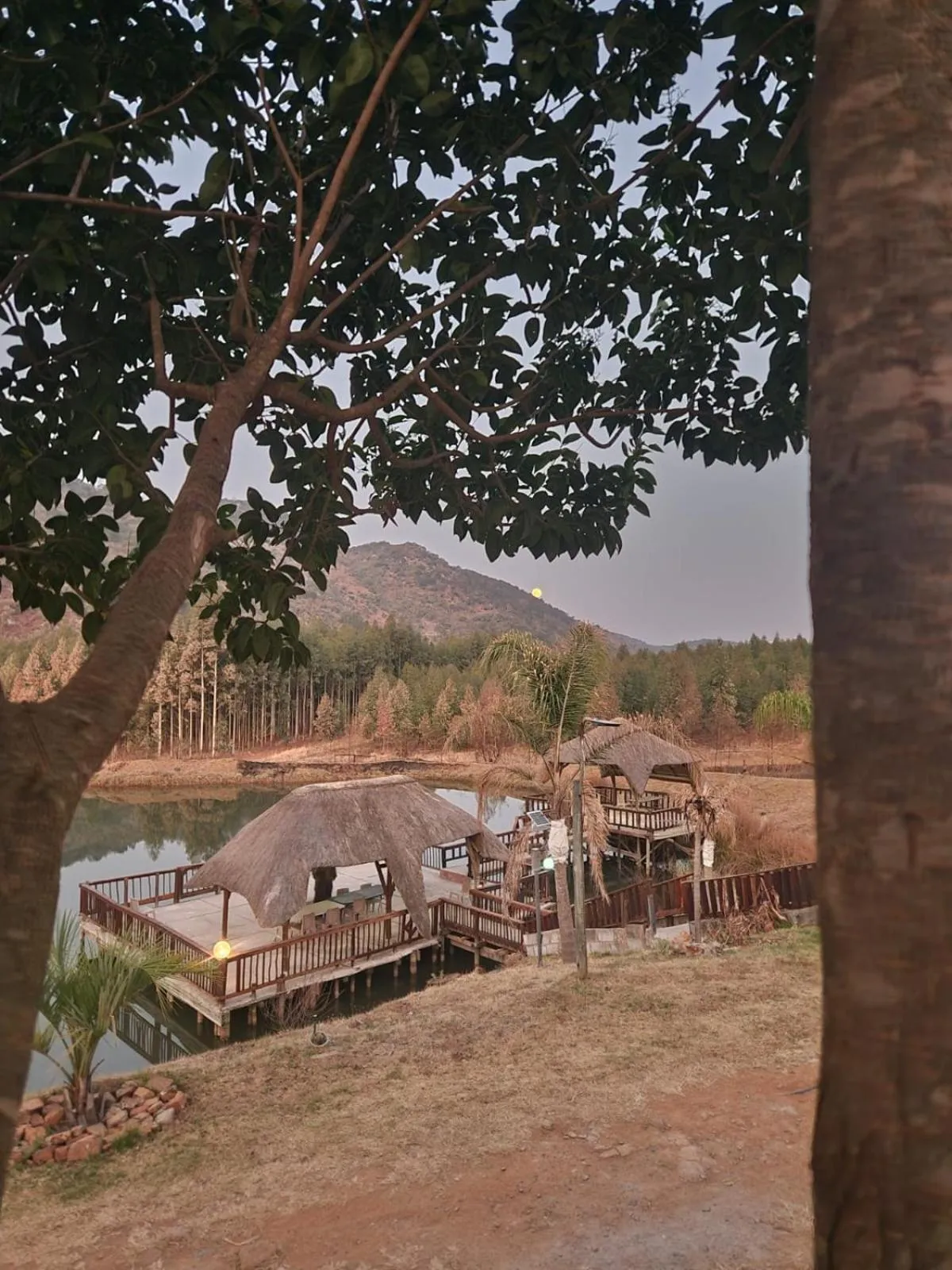 Emahlathini Guest Farm