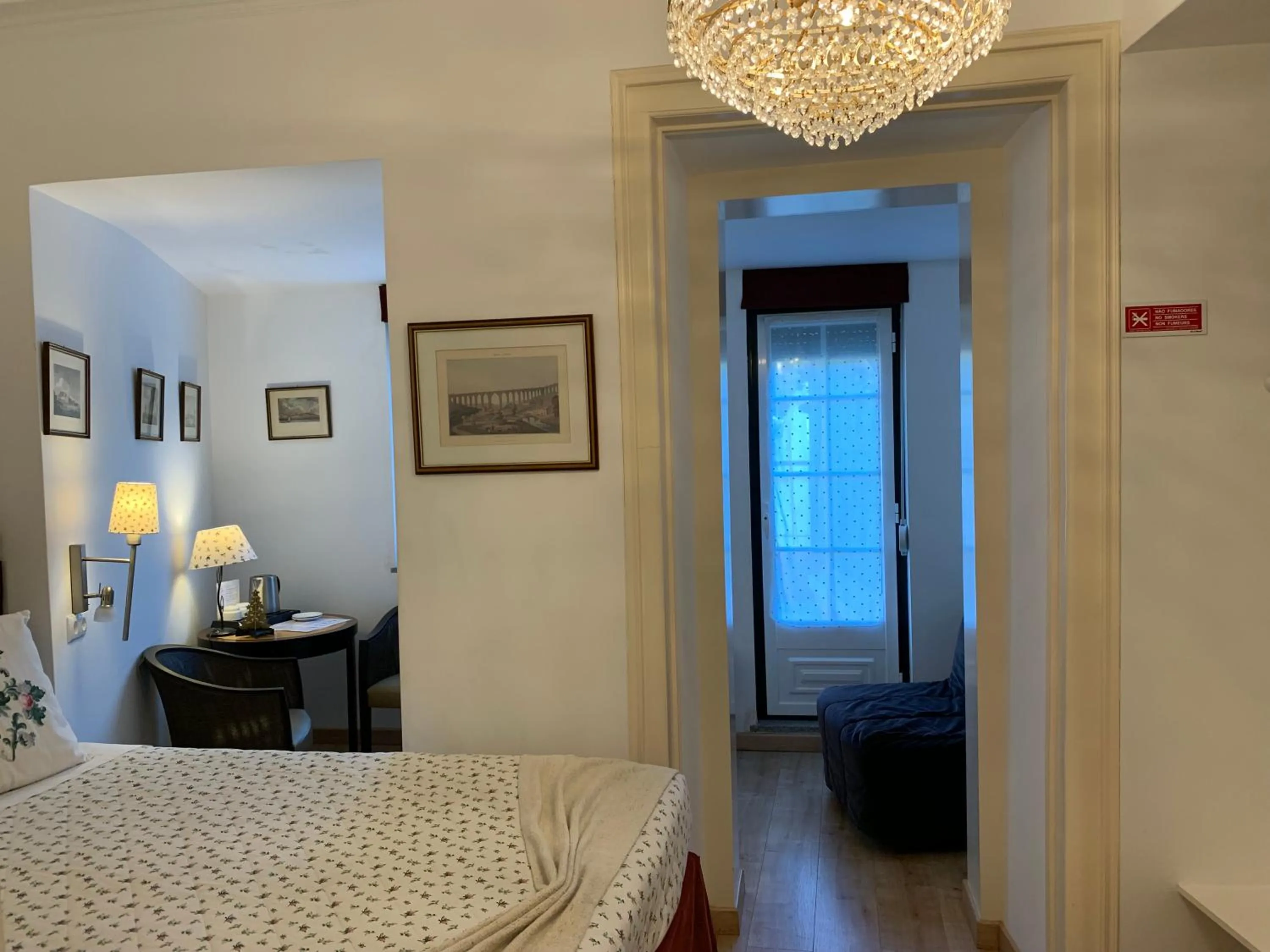 Decorative detail, Bed in Discovery Apartment Estrela