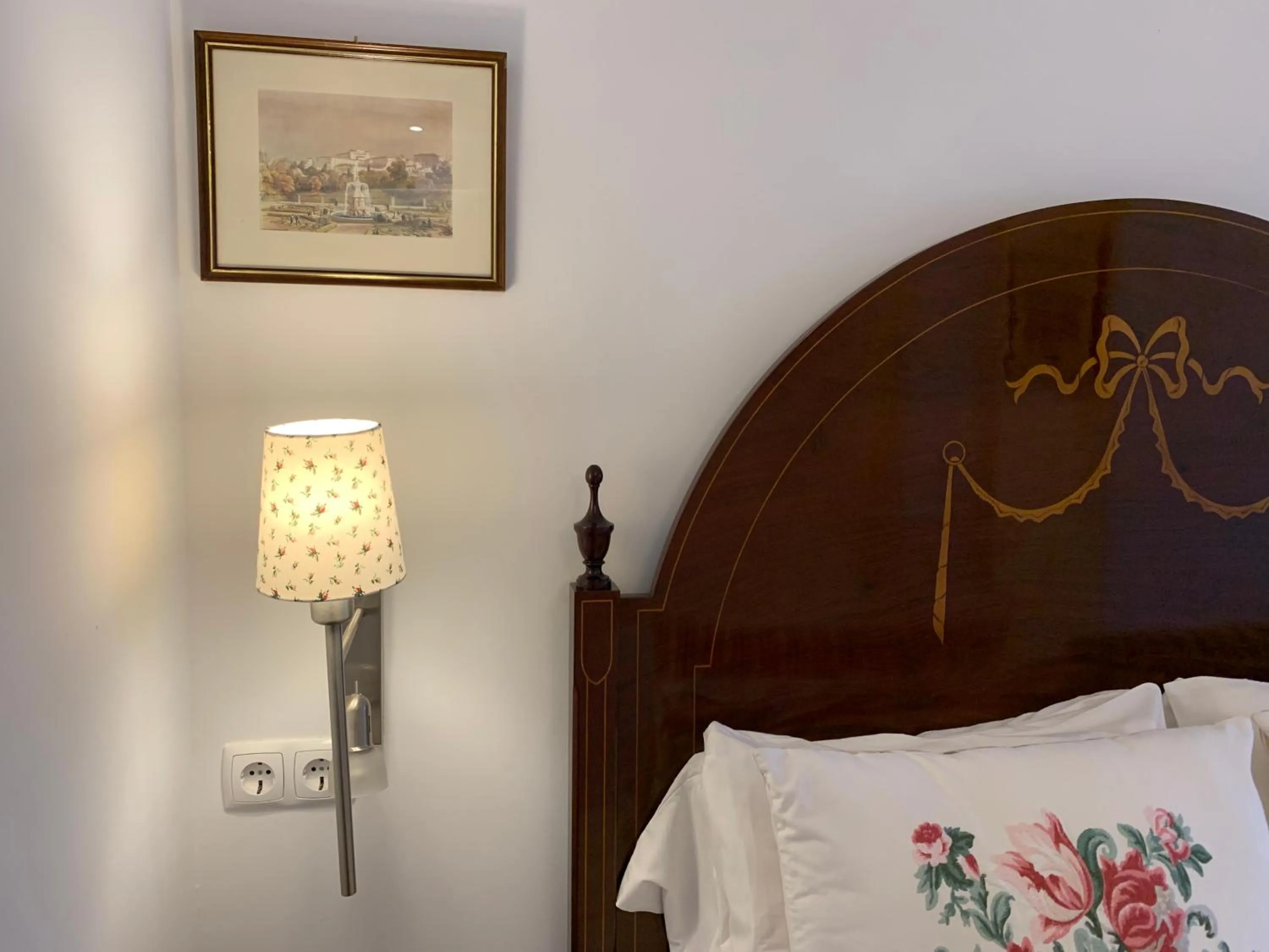 Decorative detail, Bed in Discovery Apartment Estrela