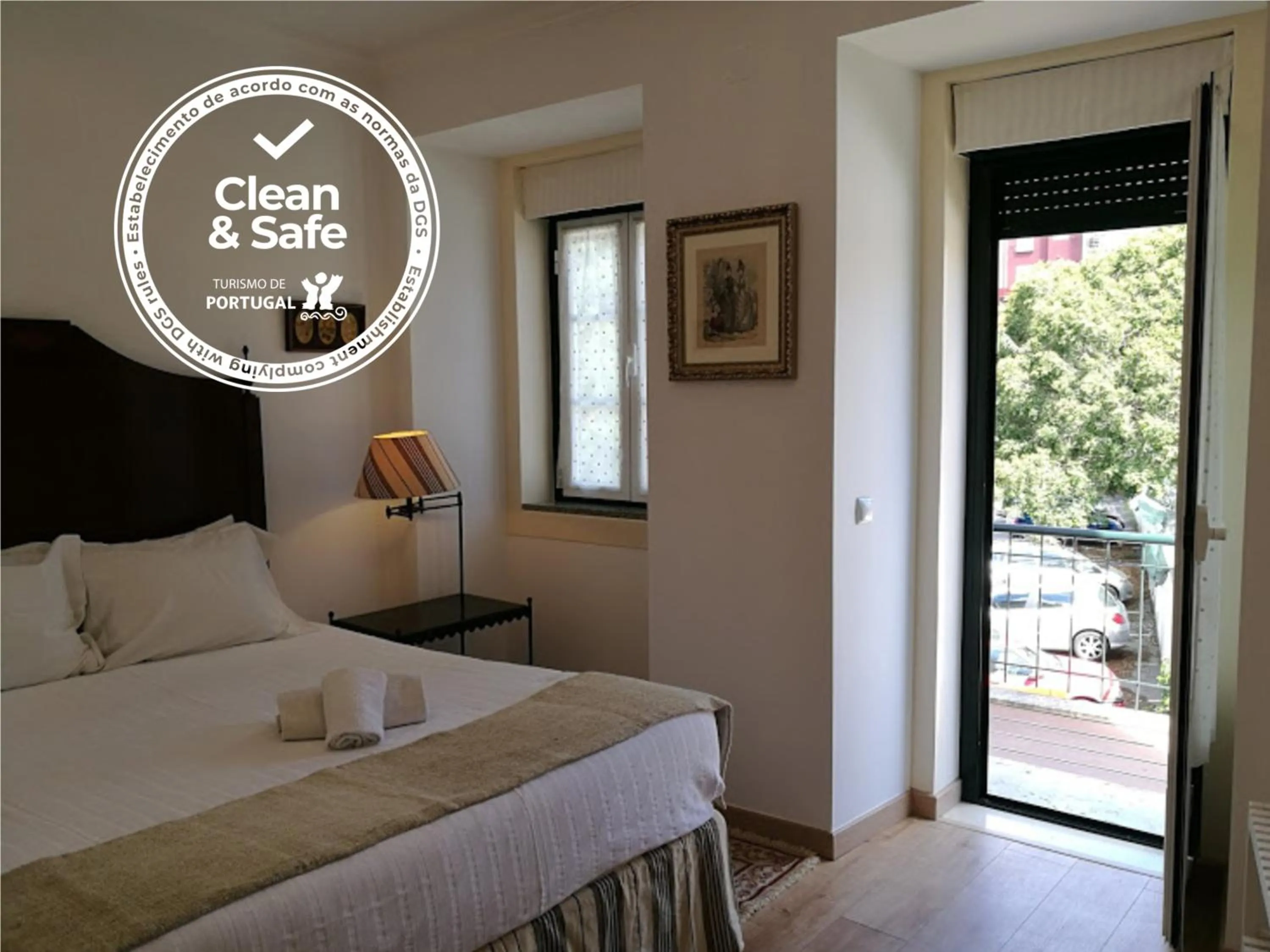 View (from property/room), Bed in Discovery Apartment Estrela